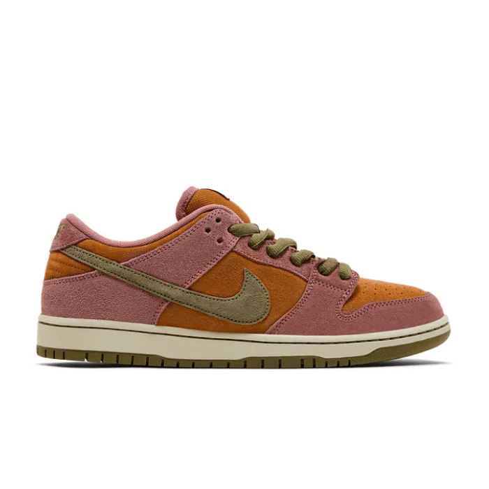 HYPE ELIXIR Nike SB Dunk Low Red Stardust