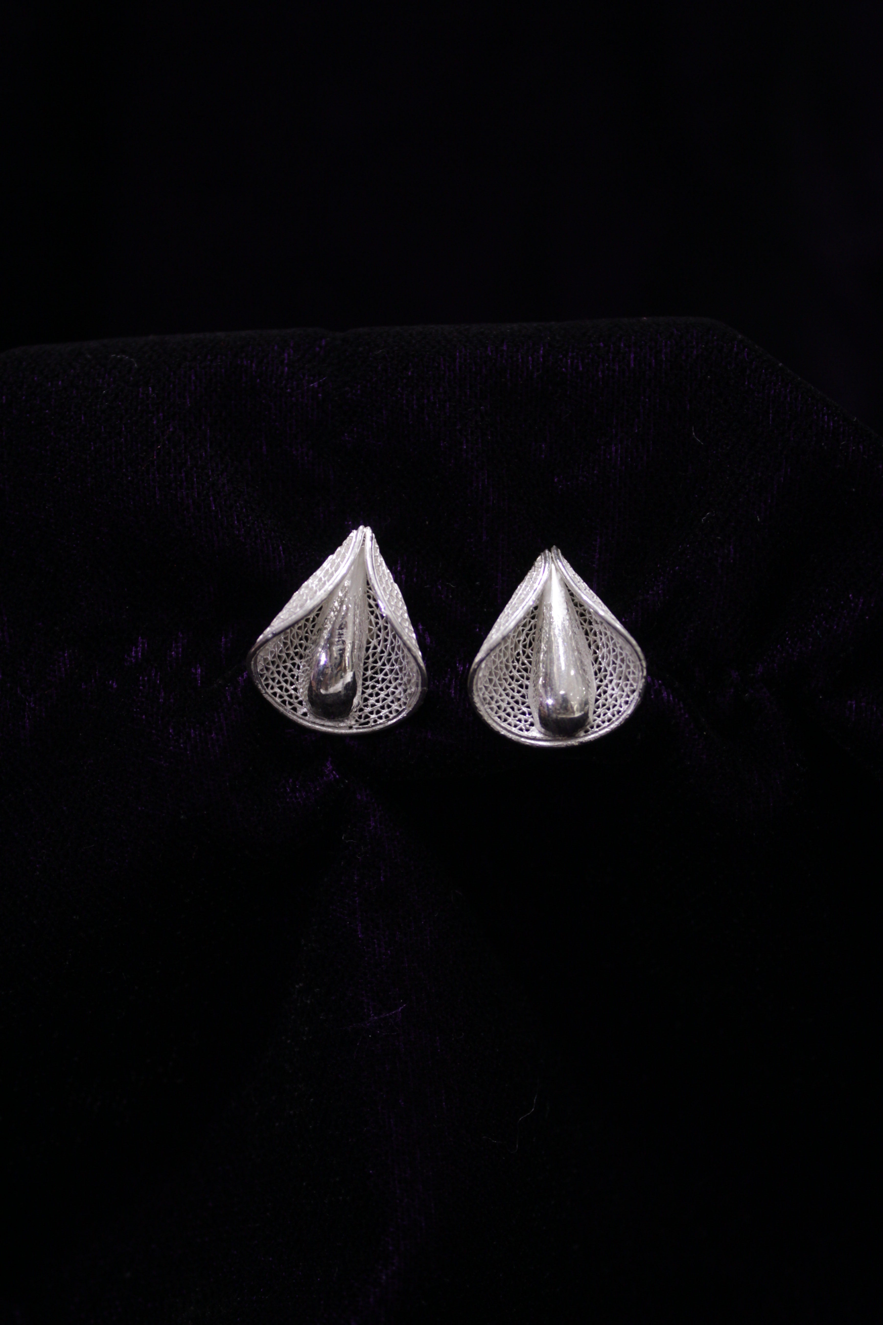 Indianvillez Bouquet Stud Silver Filigree Earrings