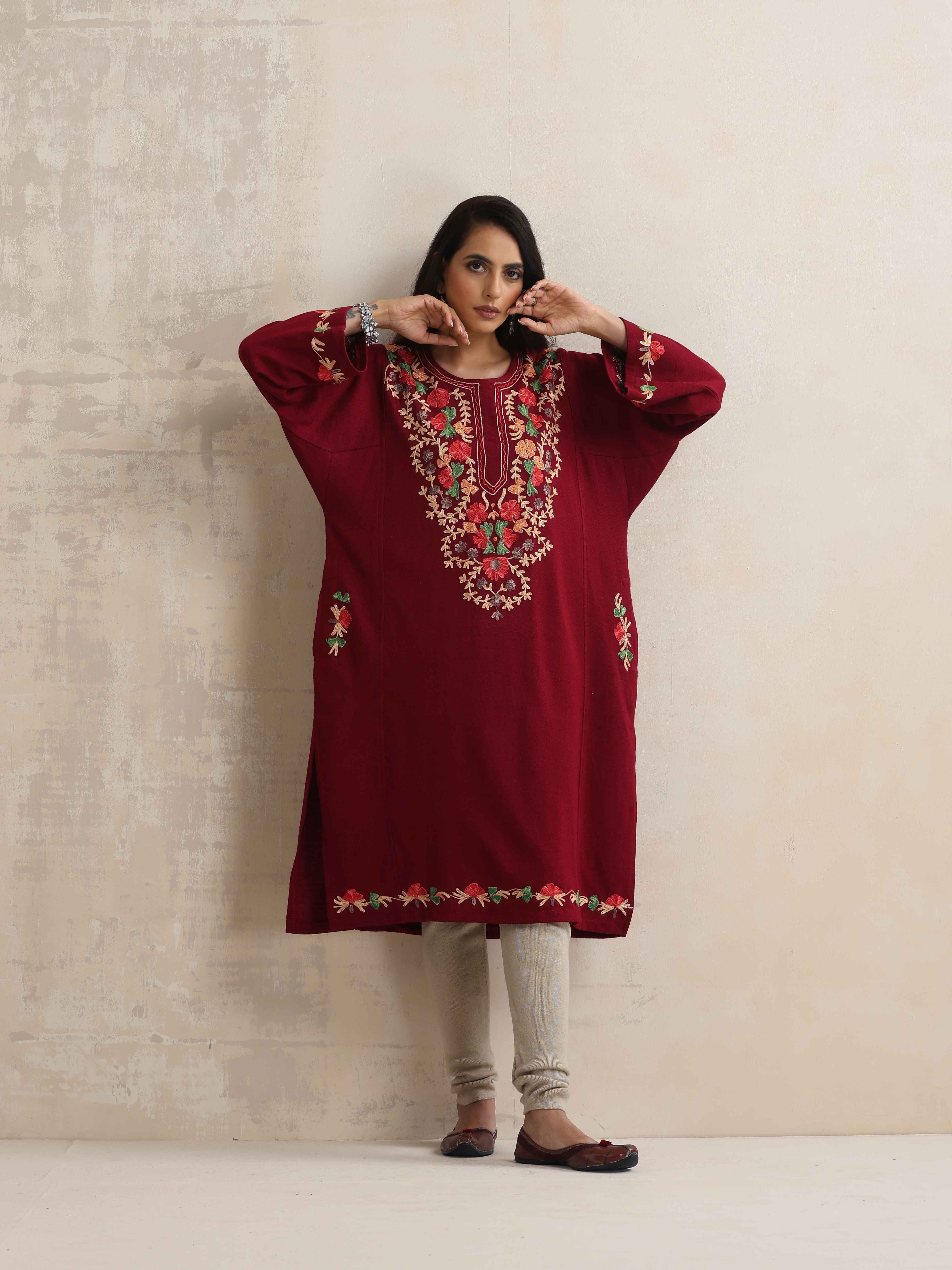 trueBrowns Maroon Kashmiri Embroidered Woollen Phiran Kurta - view 2