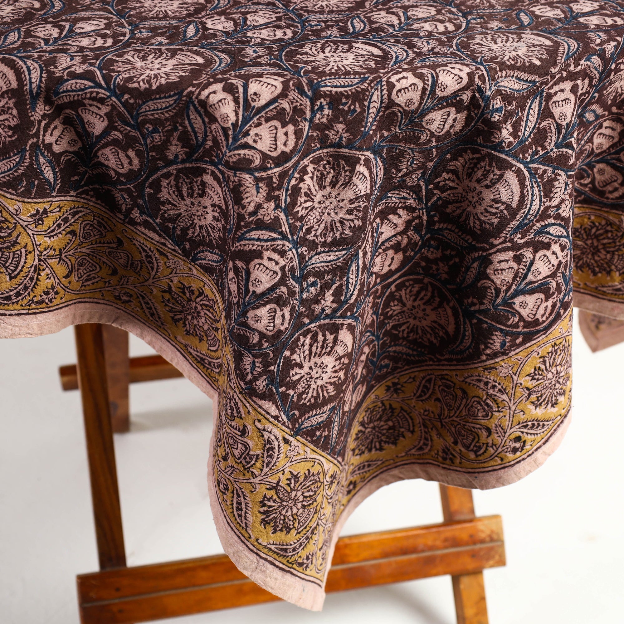 PITCHUKA SRINIVAS KALAMKARI PEDANA Brown - Original Pedana Kalamkari Block Printed Cotton Table Cover (46 x 43 in) - view 2
