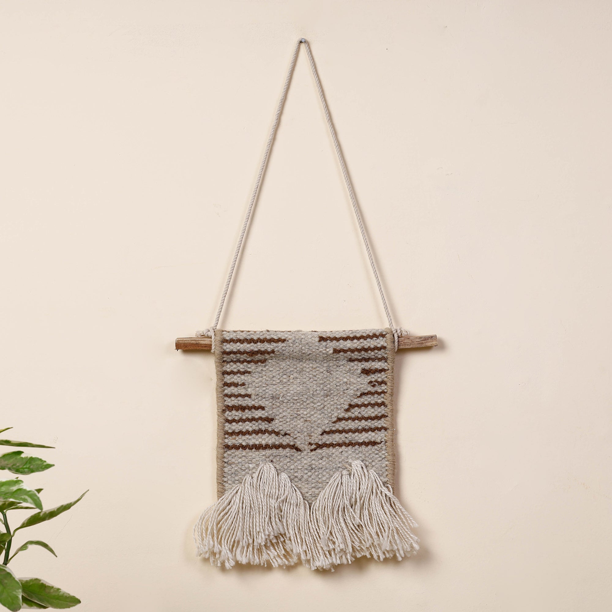 ITOKRI CRAFTS INITIATIVE Bhadohi Handwoven Wool Geometric Fringed Wall Hanging