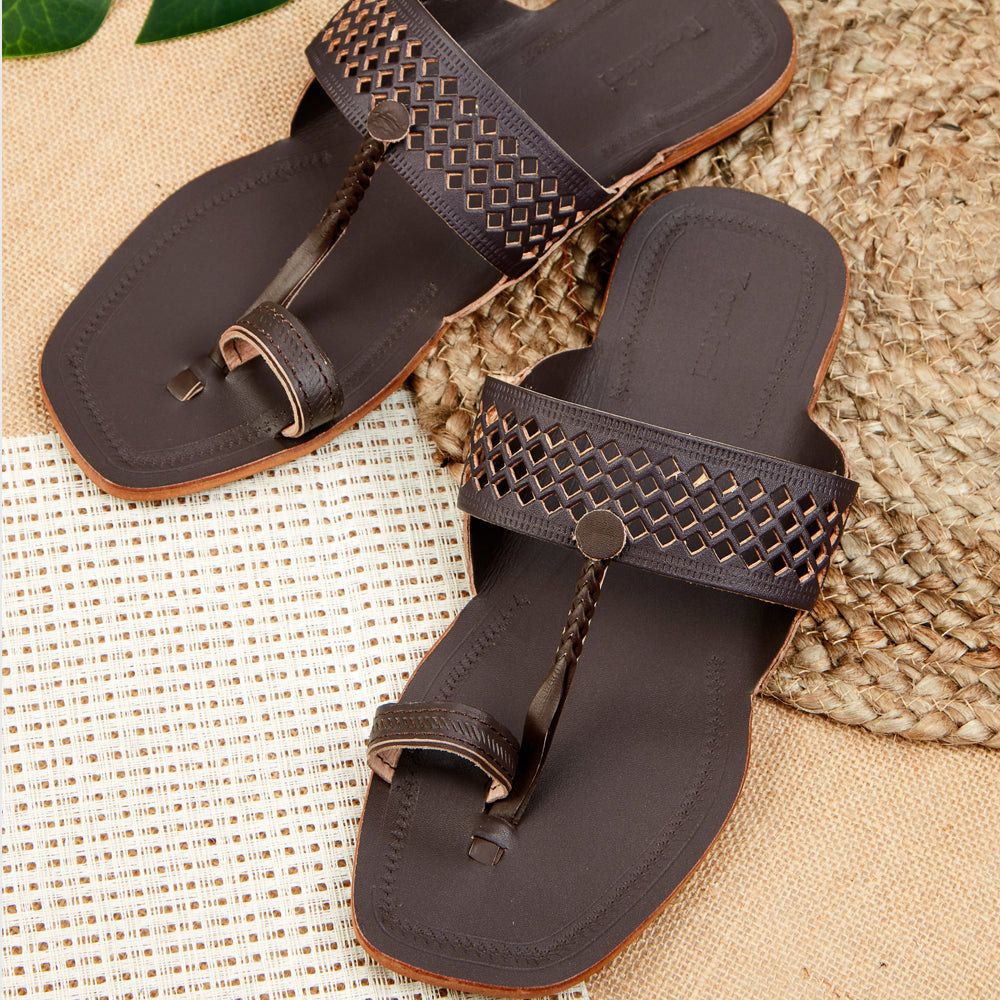 KORAKARI Brown Handstitched Leather Kolhapuri Men Slipper