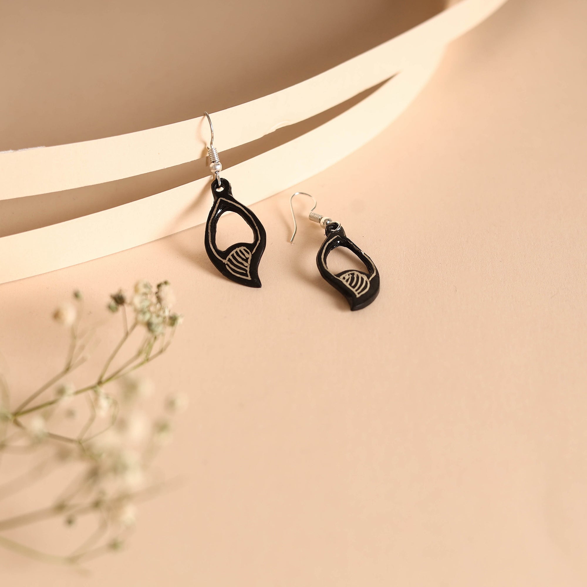 ITOKRI CRAFTS INITIATIVE Bidri Work Pure Silver Inlay Earrings 03