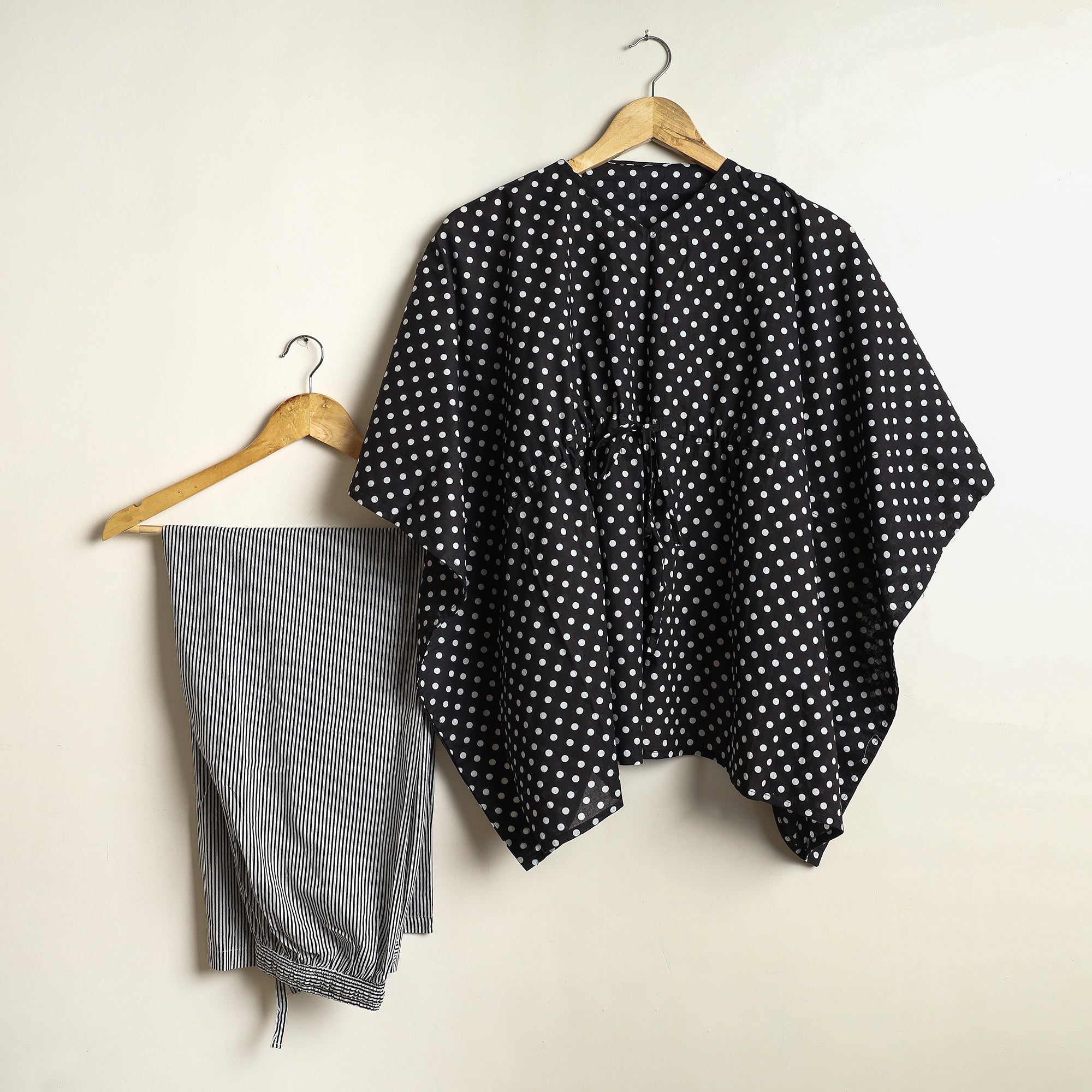 CHUTNEY CRAFT STUDIO Black - Hand Printed Cotton Kaftan & Pyjama Night Suit Set