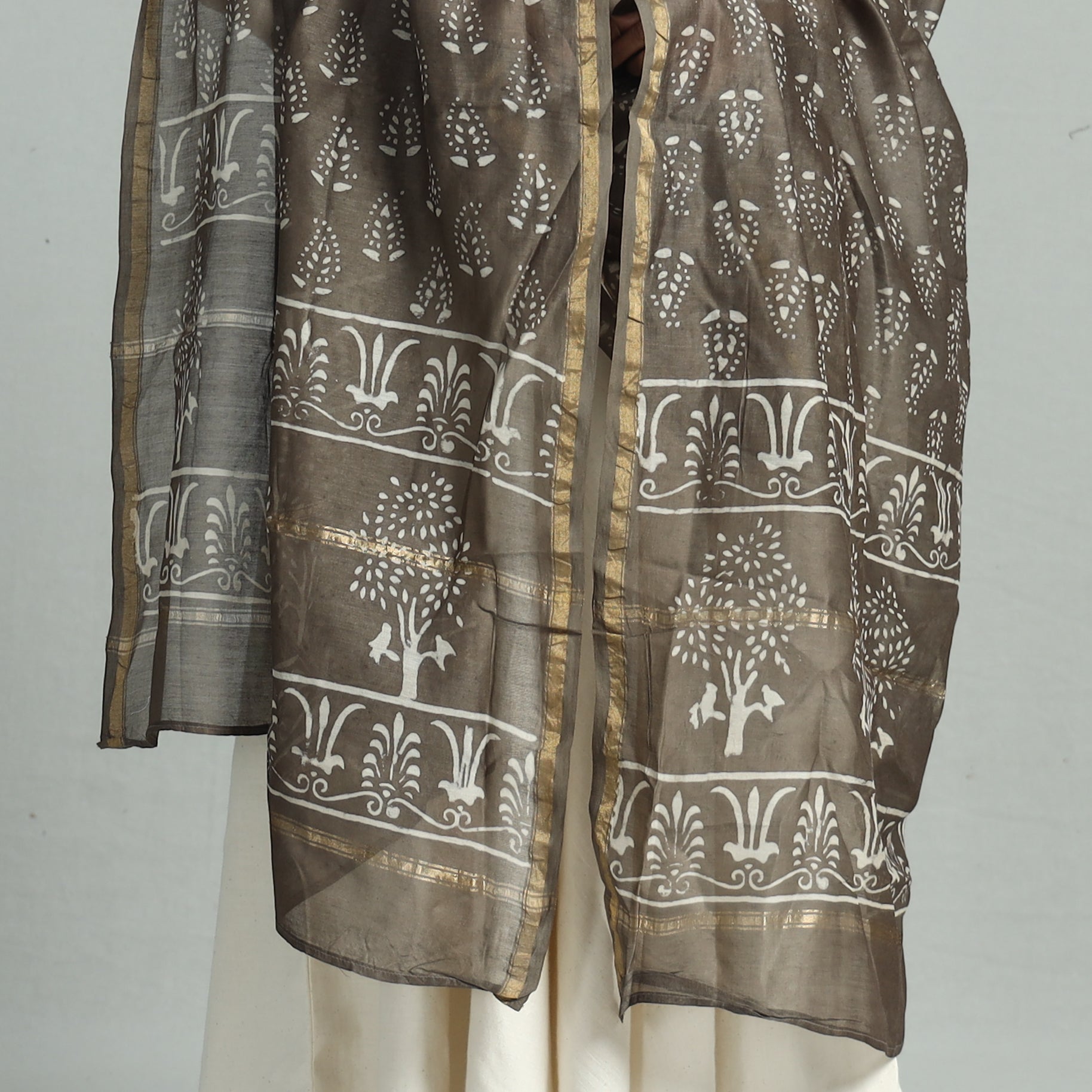 HAVELI CHRONICLES Brown - Pipad Block Printed Handloom Chanderi Silk Dupatta 77 - view 4
