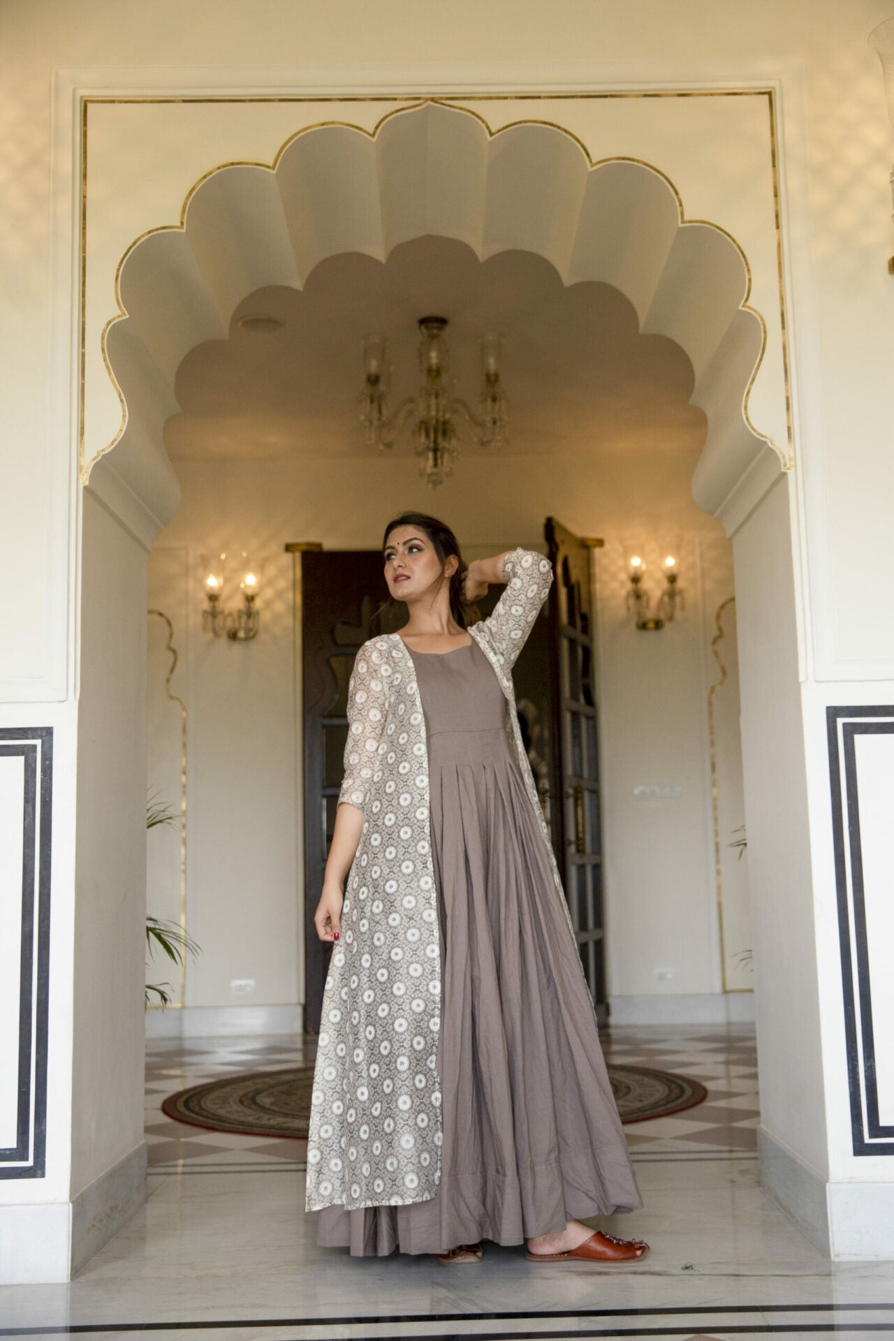 Idaho-o Advika Inner With Shrug Set