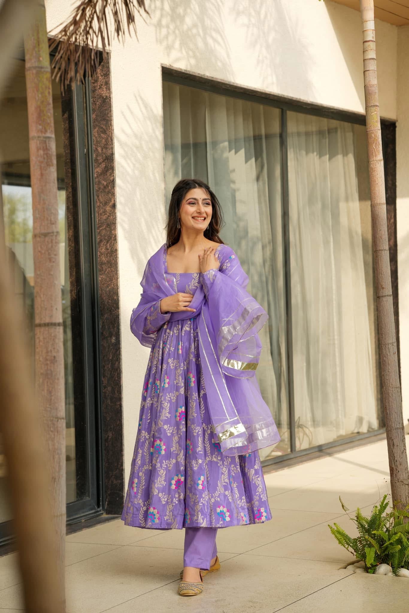 Idaho-o Violet crown silk suit set