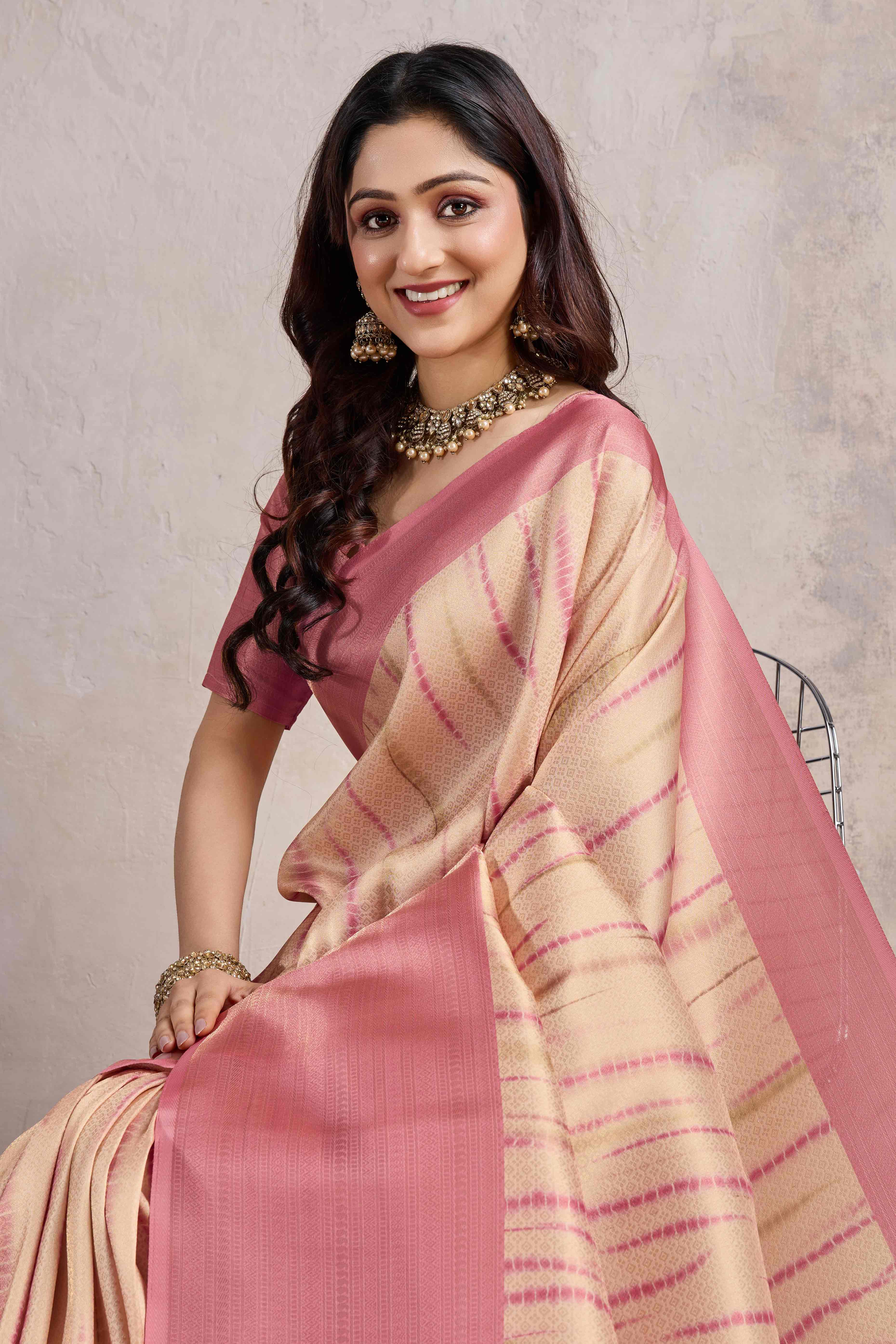 Peachmode Gajari Pink Woven With Digital Printed Banarasi Silk Saree - view 7