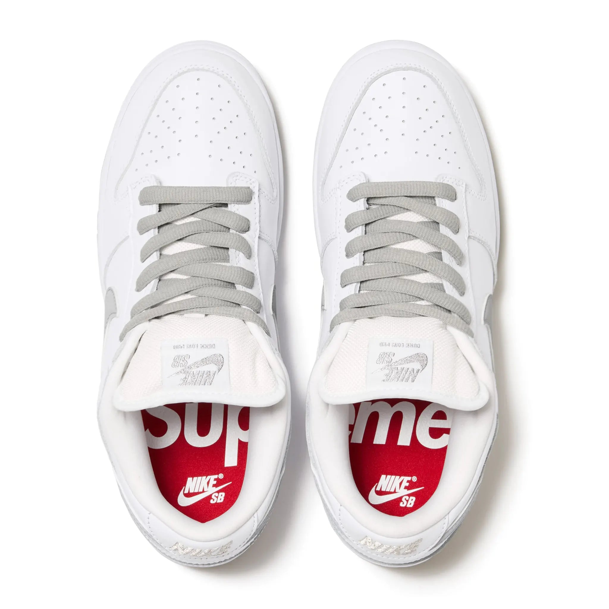 Supreme x Nike SB Dunk Low White - view 3