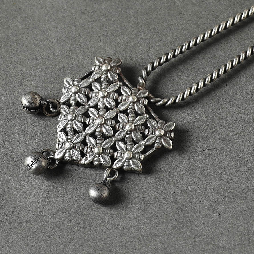 WHITE RIVER STORIES Antique Silver Finish Oxidised Brass Base Juda Pin - view 2