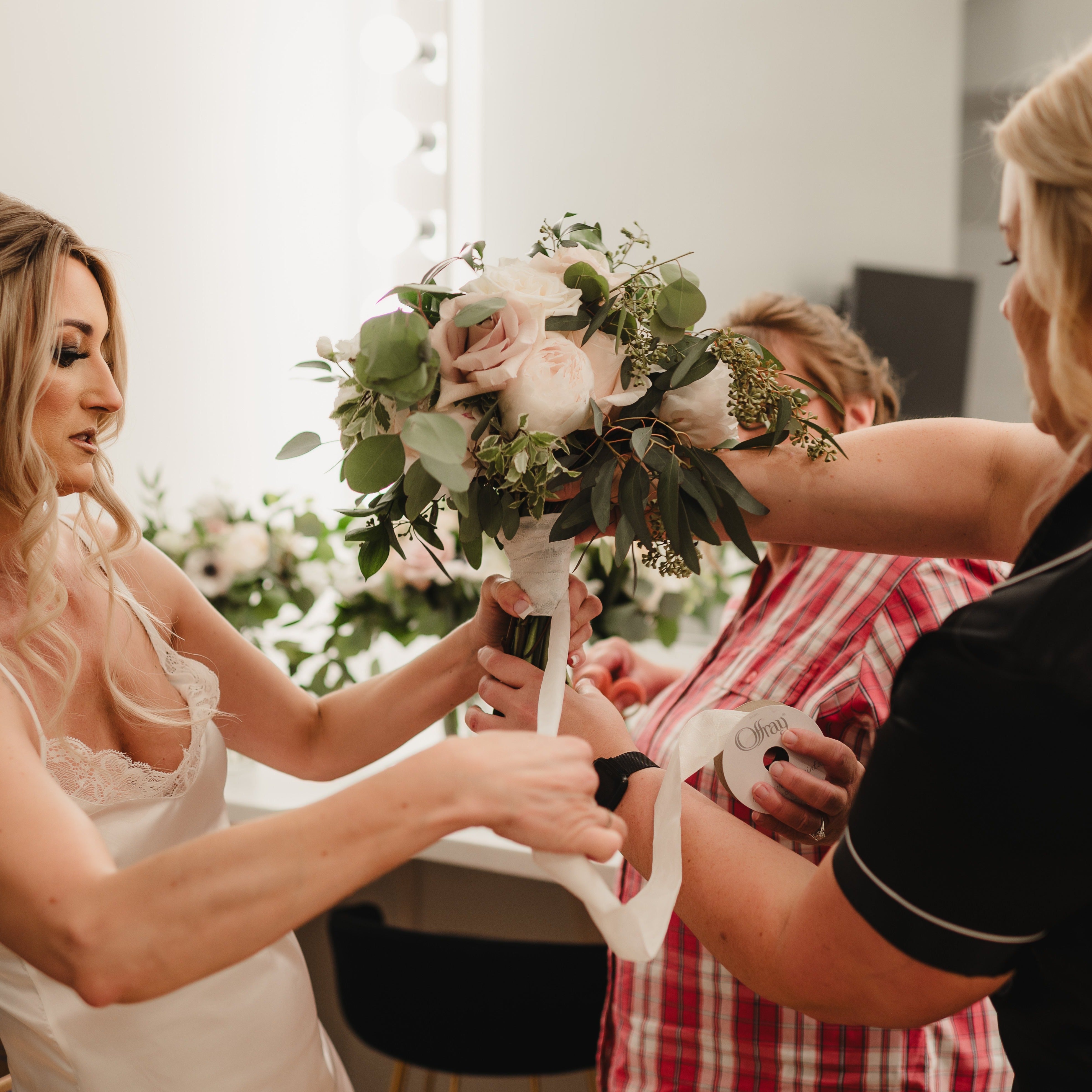 fiftyflowers.com Upscale White and Cream Wedding