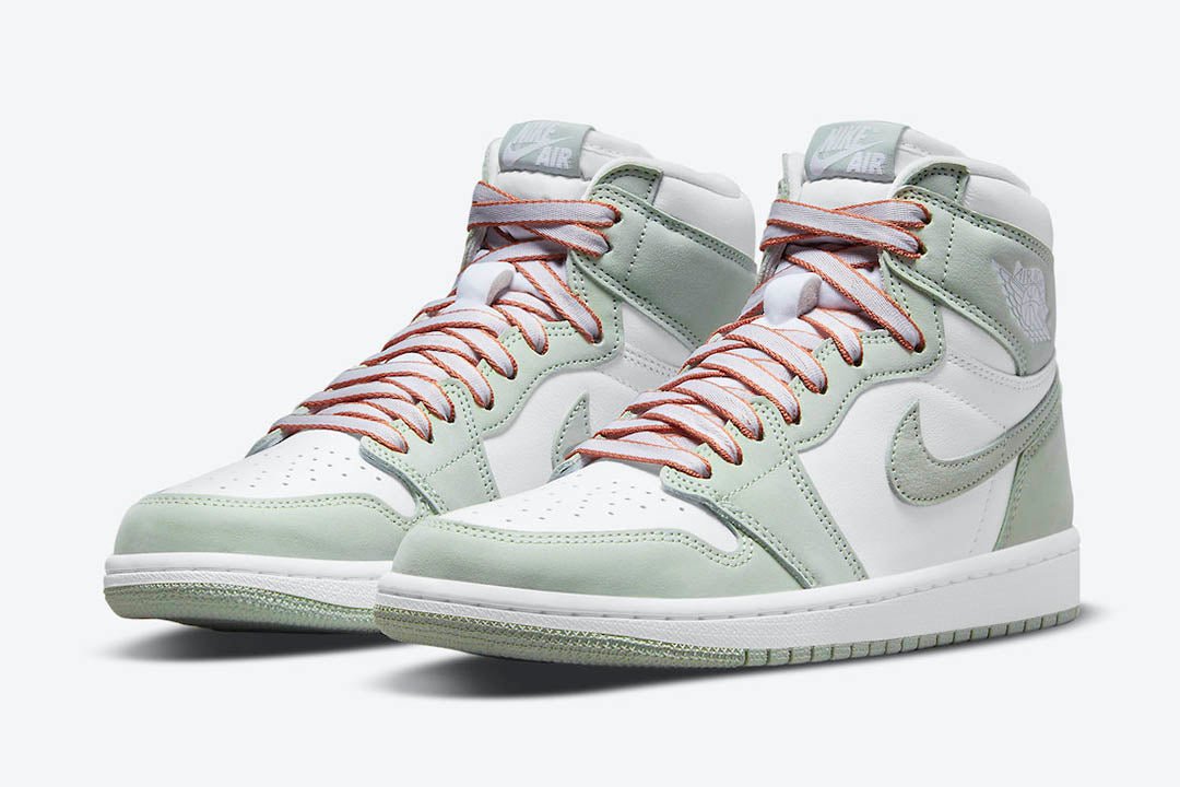 HYPE ELIXIR Wmns Air Jordan 1 Retro High OG Seafoam - view 6