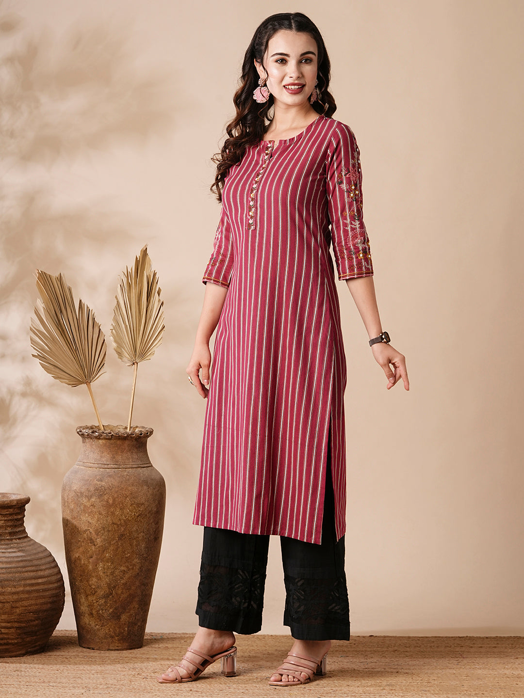 Fashor Stripes Printed Resham & Beads Embroidered Kurta - Magenta - view 4