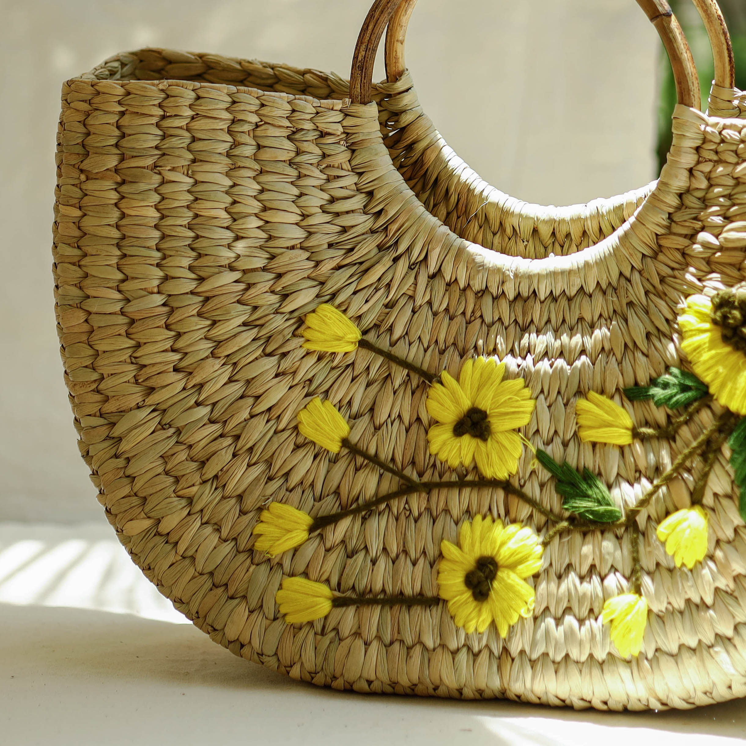 ITOKRI CRAFTS INITIATIVE Beige - Handcrafted Natural Water Reed Embroidered Hand Bag - view 2
