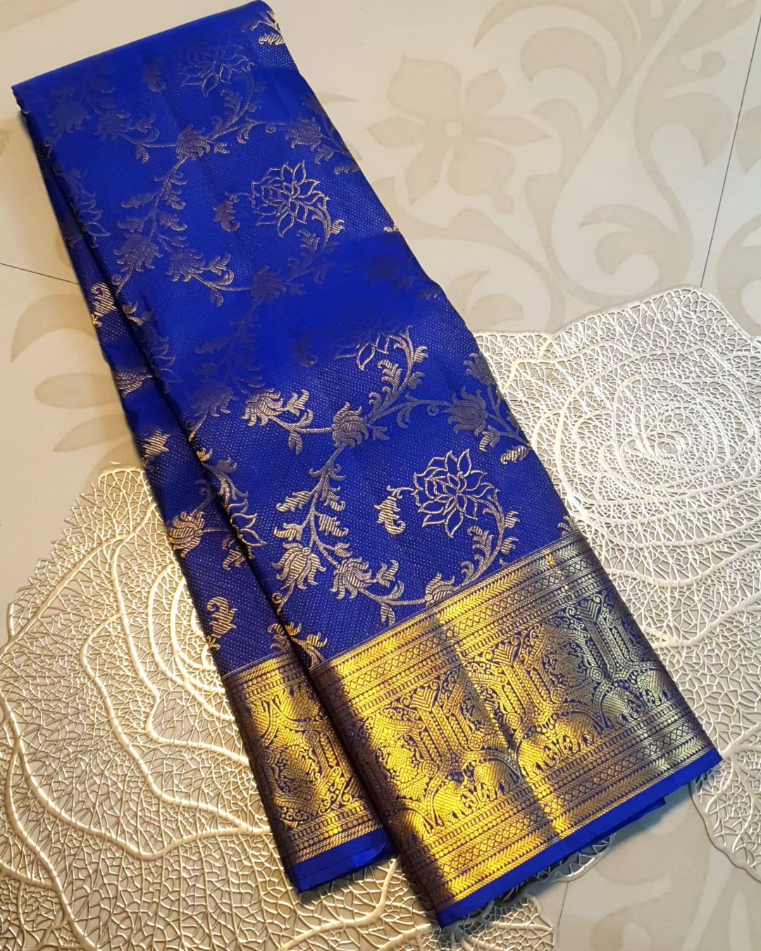 Aayna Mesmerising Royal Blue Soft Banarasi Silk Saree With Evocative Blouse Piece