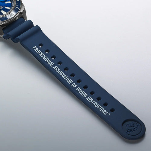 Seiko Prospex Blue Dial Men 43.8mm - view 3