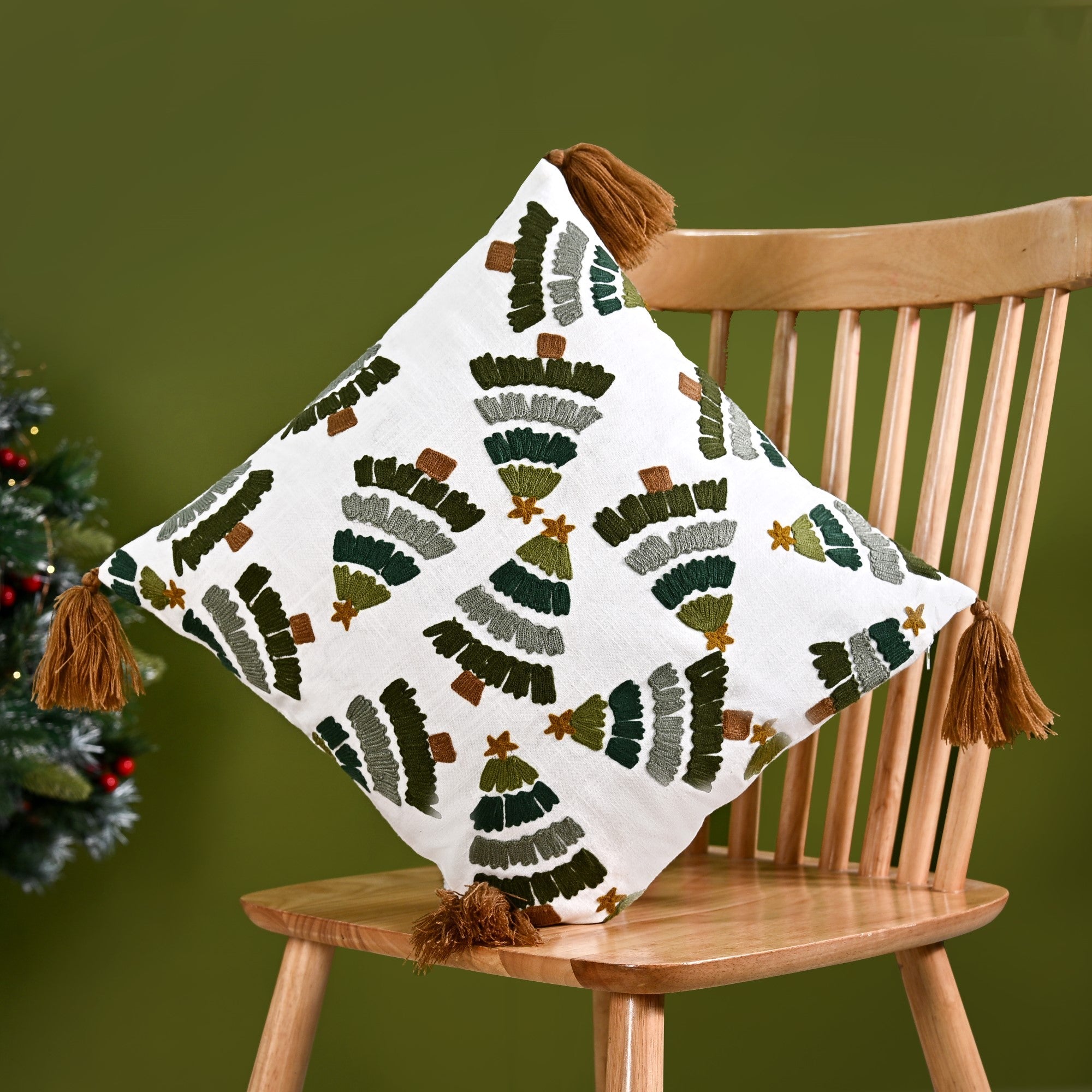 Nestasia Snowy White Sofa Cushion Cover With Christmas Trees 40x40cm - view 2