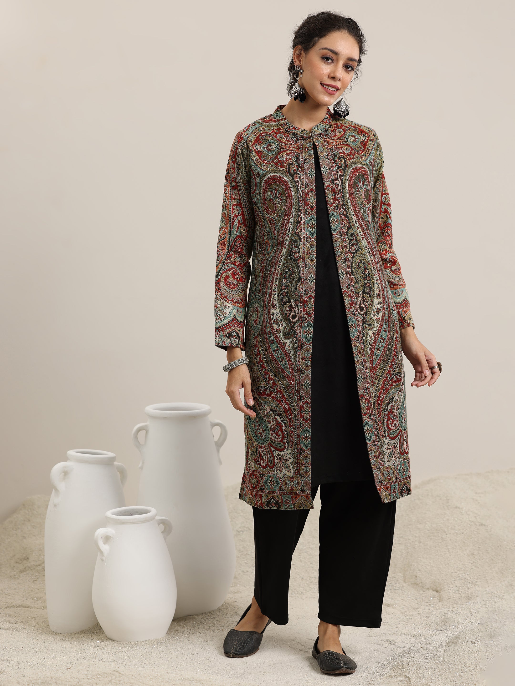 Libas Black Solid Wool Blend Straight Kurta With Palazzos - view 2