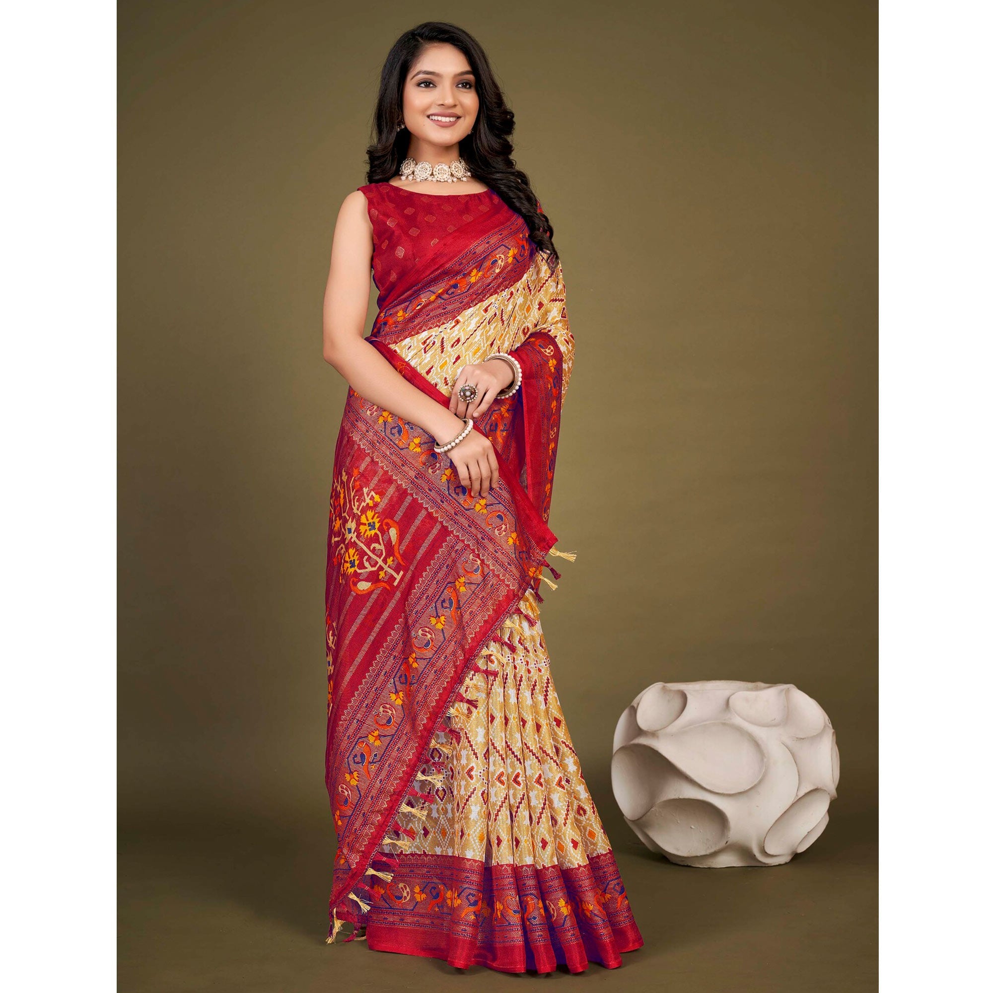 Peachmode Cream Printed Jute Patola Saree With Tassels - view 4
