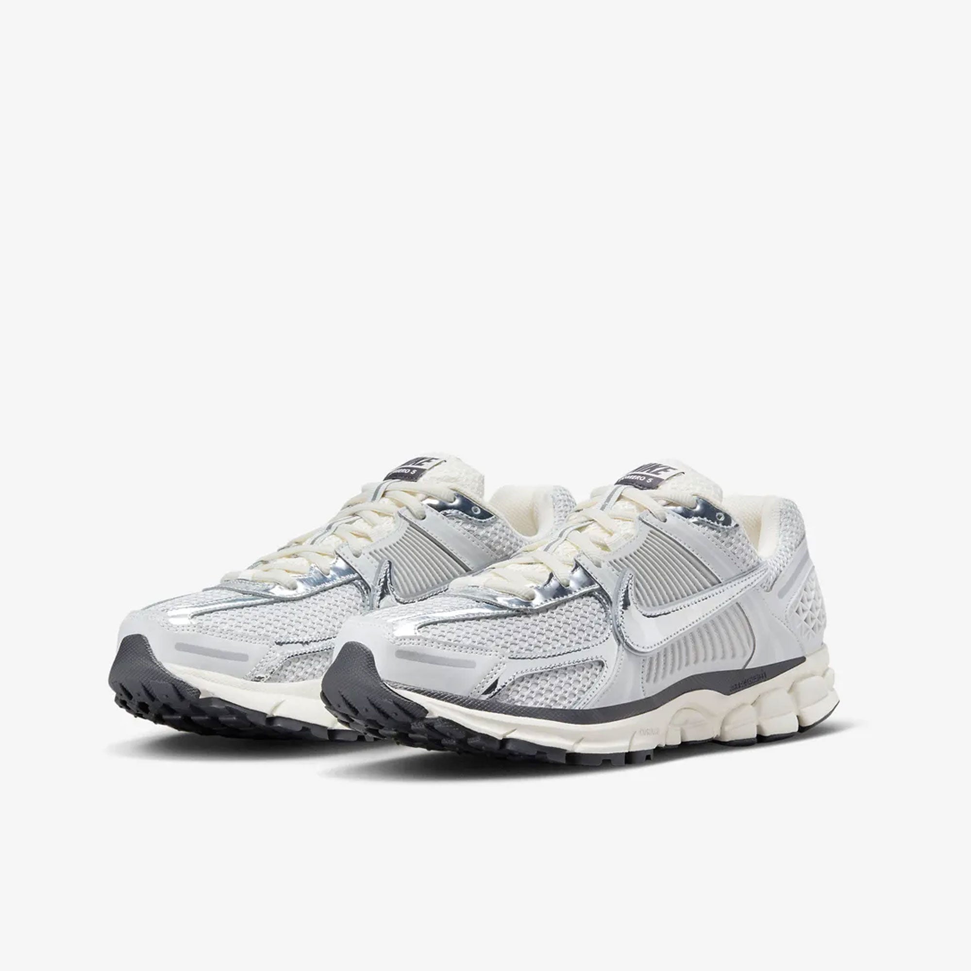 Nike | ZOOM VOMERO 5 { PHOTON DUST/CHROME-GRIDIRON-SAIL - view 2