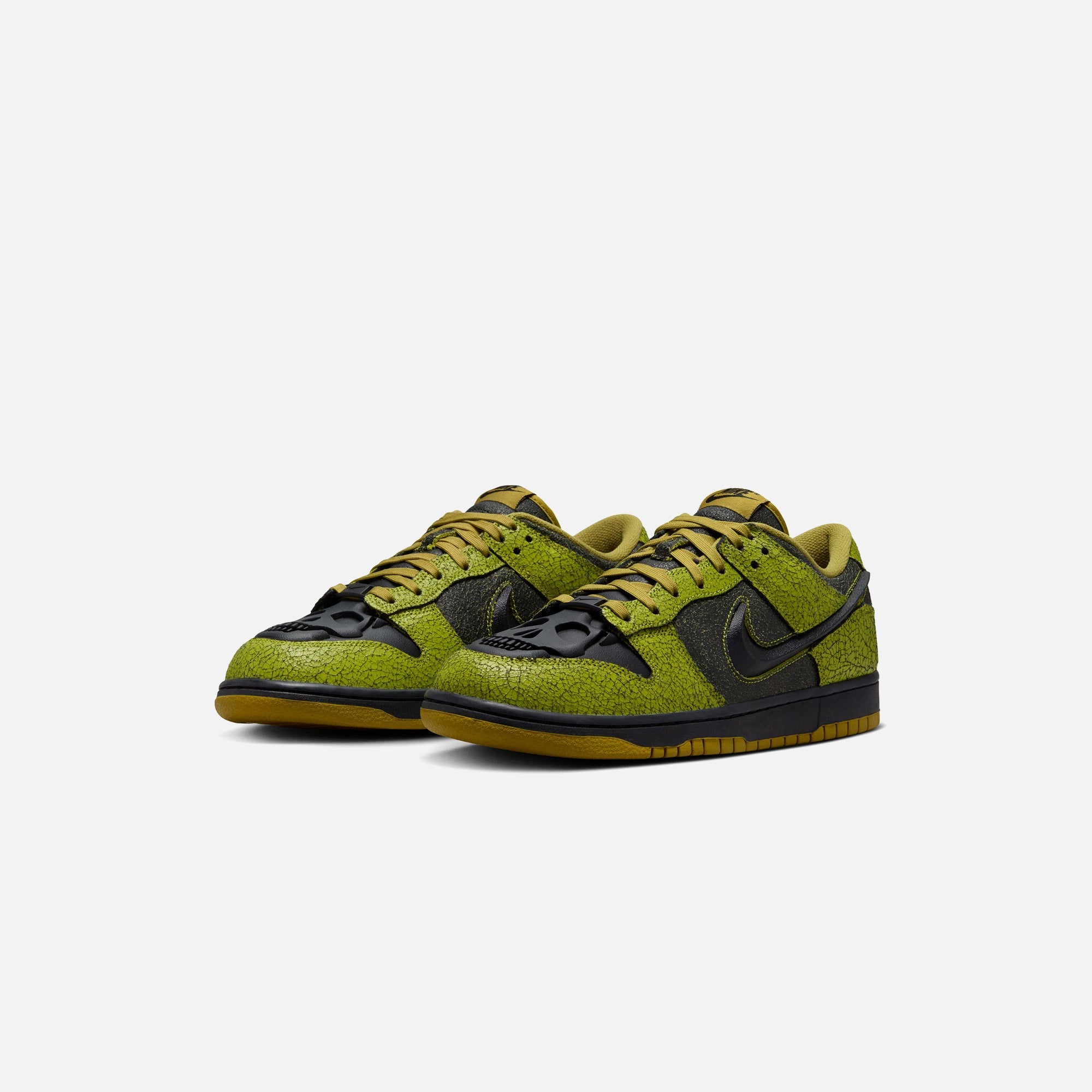 Nike Dunk Low Retro QS - Bright Cactus / Black / Green Curry - view 2