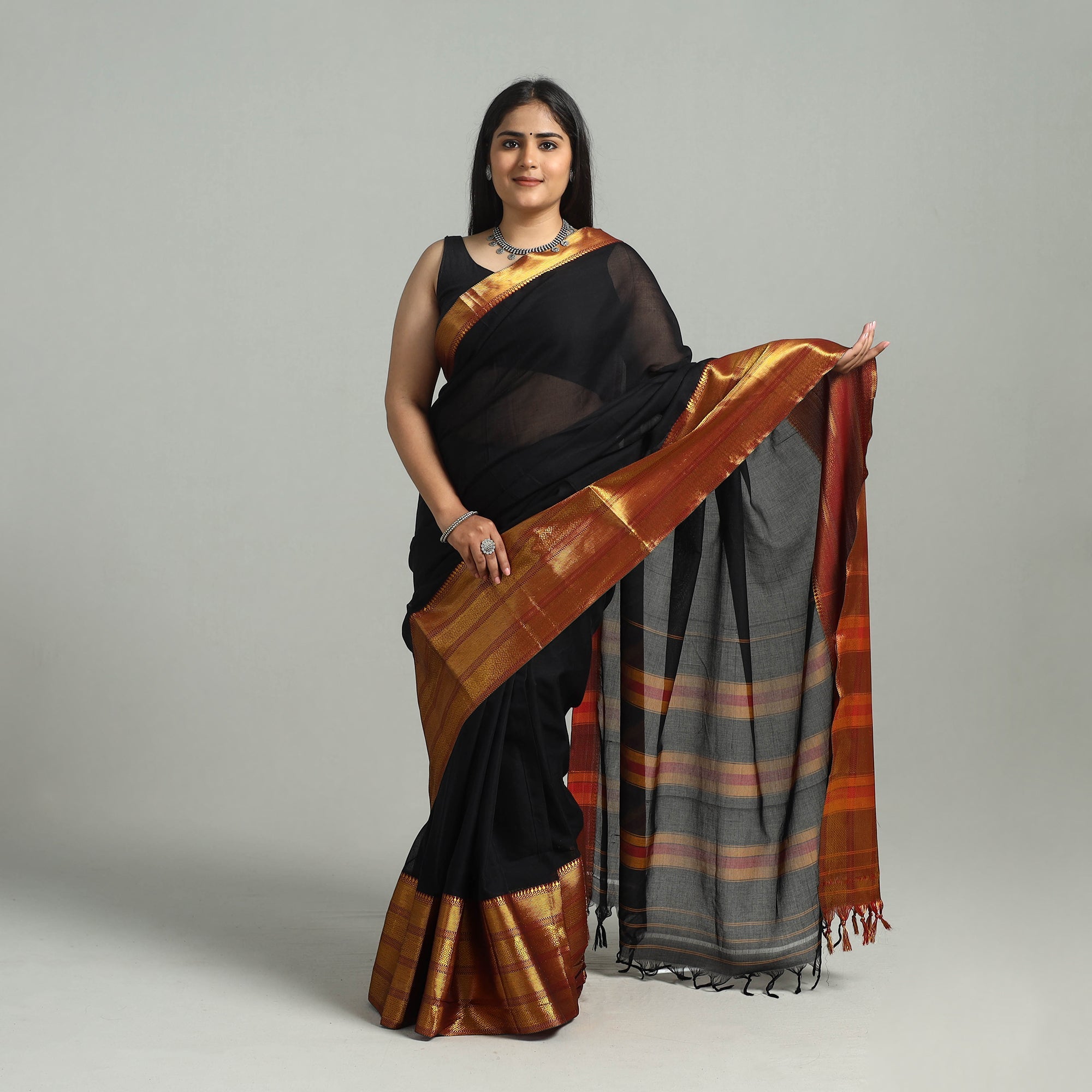 SOUTH KARGHA Black - Dharwad Cotton Saree with Zari Border - view 2