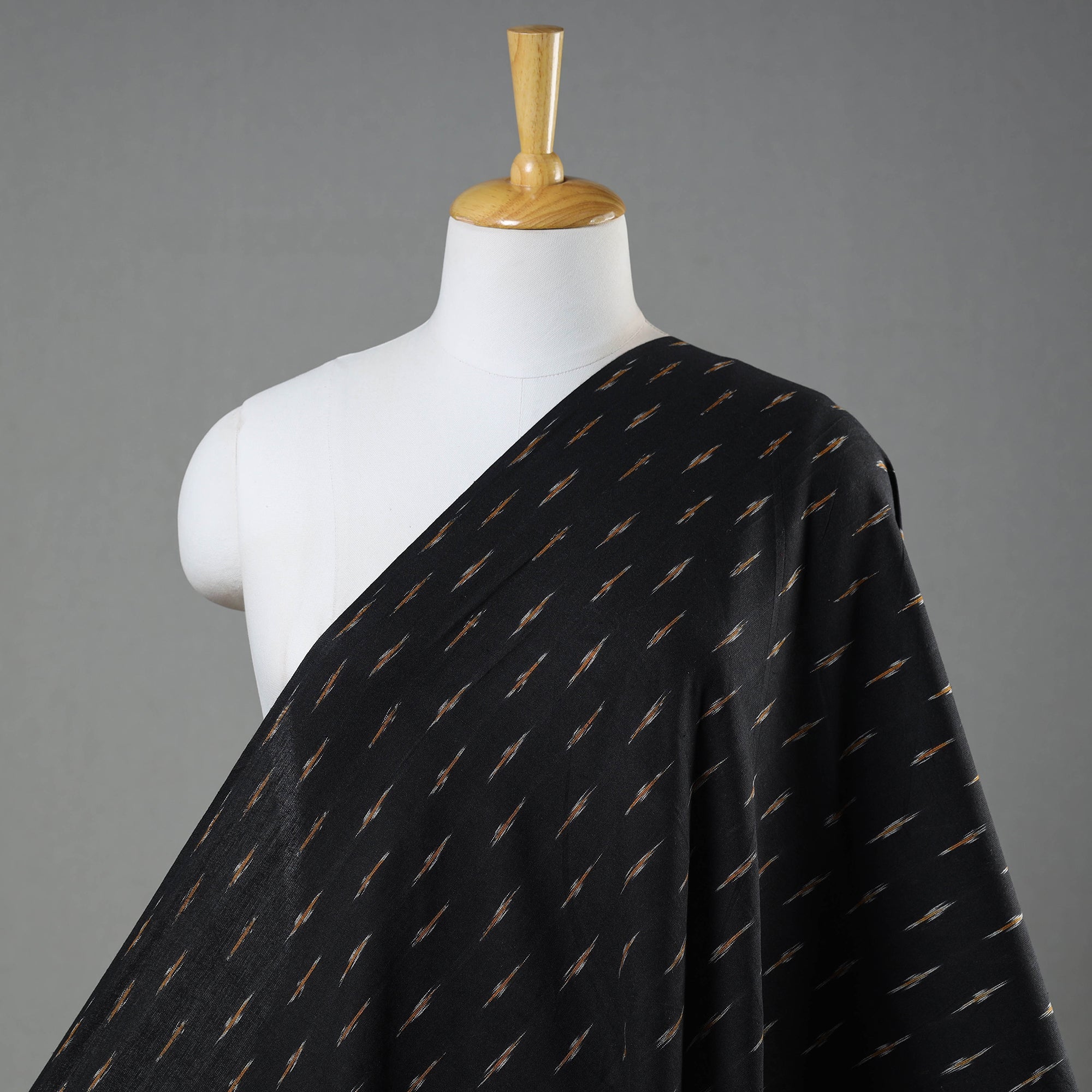 SOUTH KARGHA Black - Cotton Pochampally Ikat Weave Fabric 01