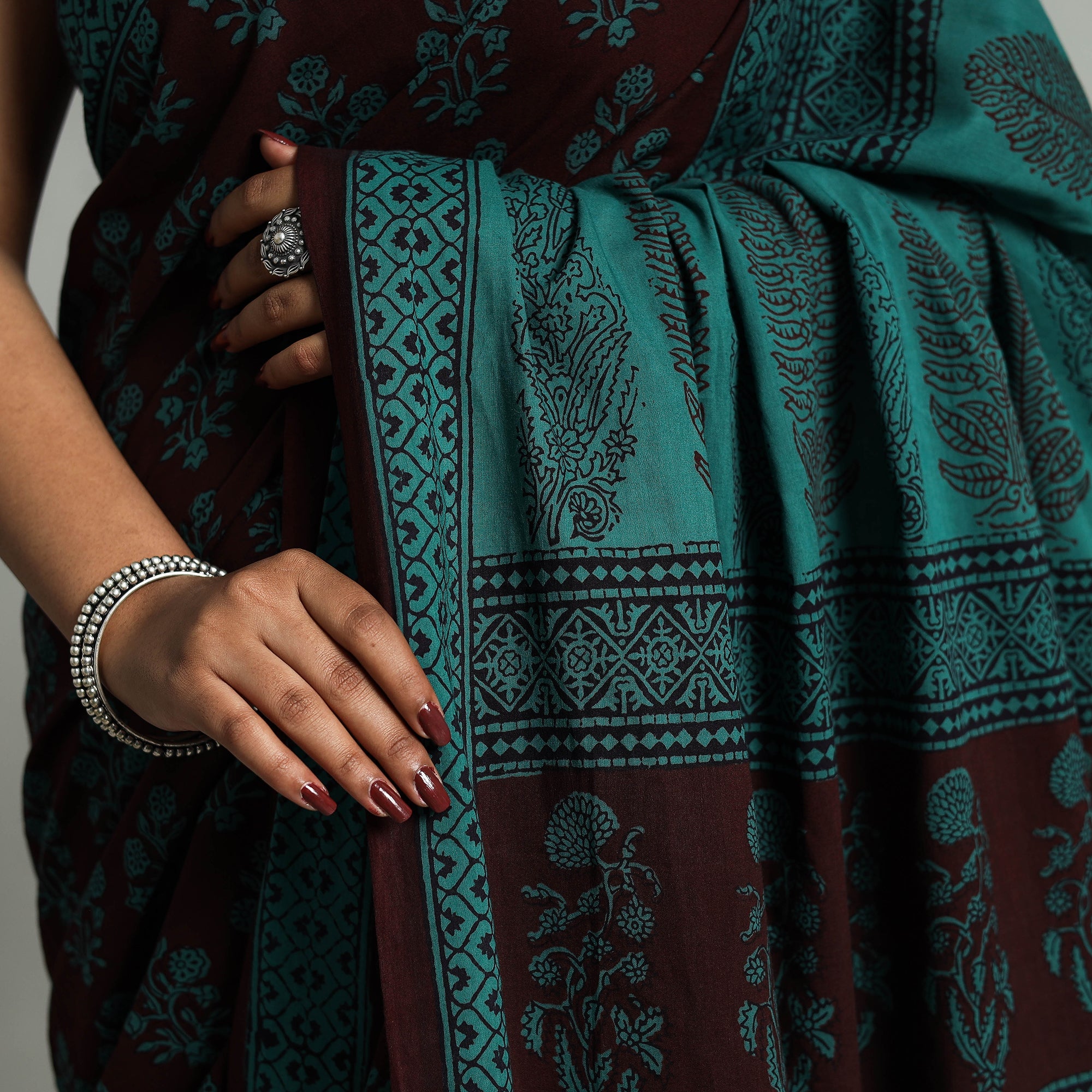 BAGH PRINTS BY MOHAMMED BILAL KHATRI Brown - Natural Dyed Bagh Print Cotton Saree with Blouse Piece 11 - view 4