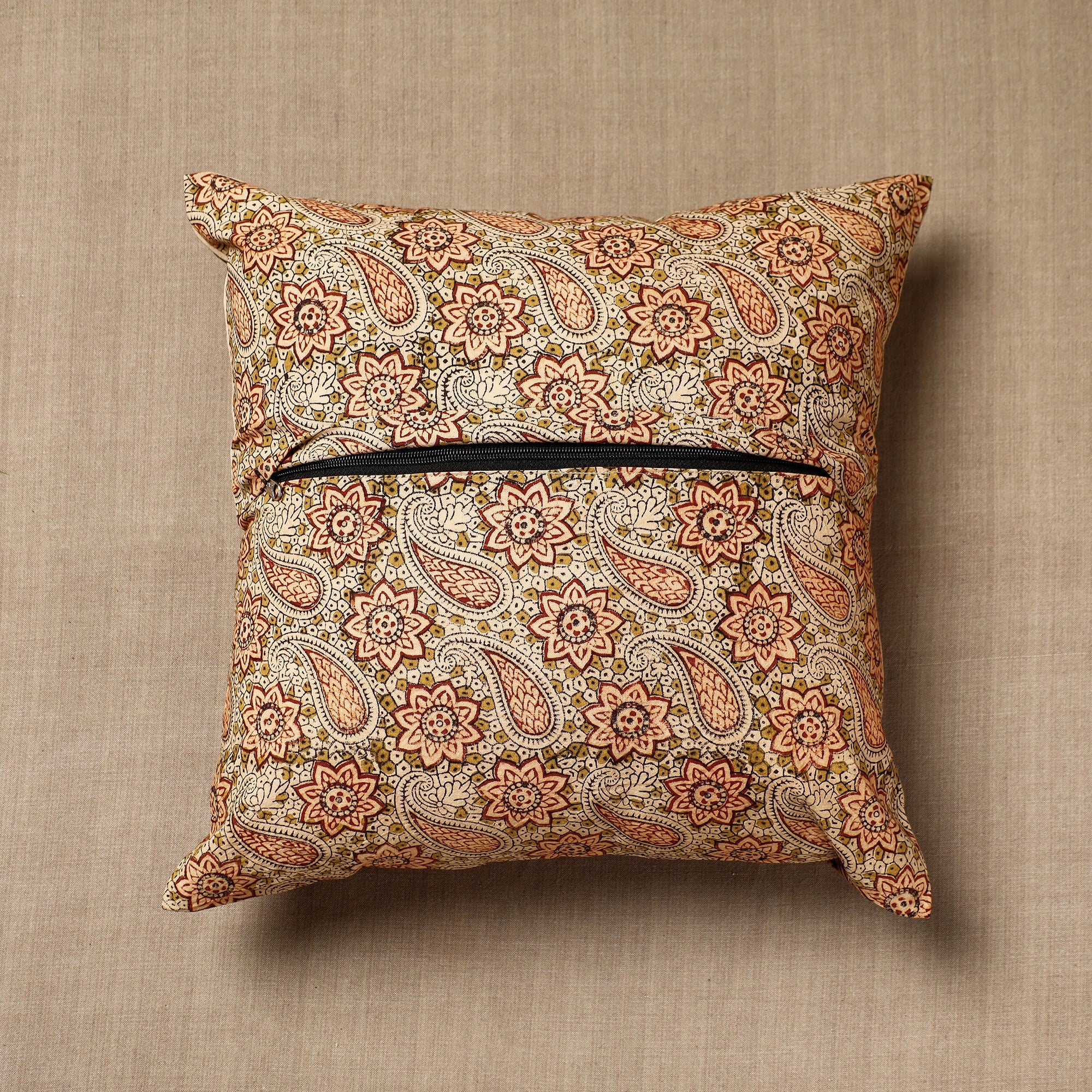 PITCHUKA SRINIVAS KALAMKARI PEDANA Beige - Original Pedana Block Print Cotton Kalamkari Cushion Cover - view 3