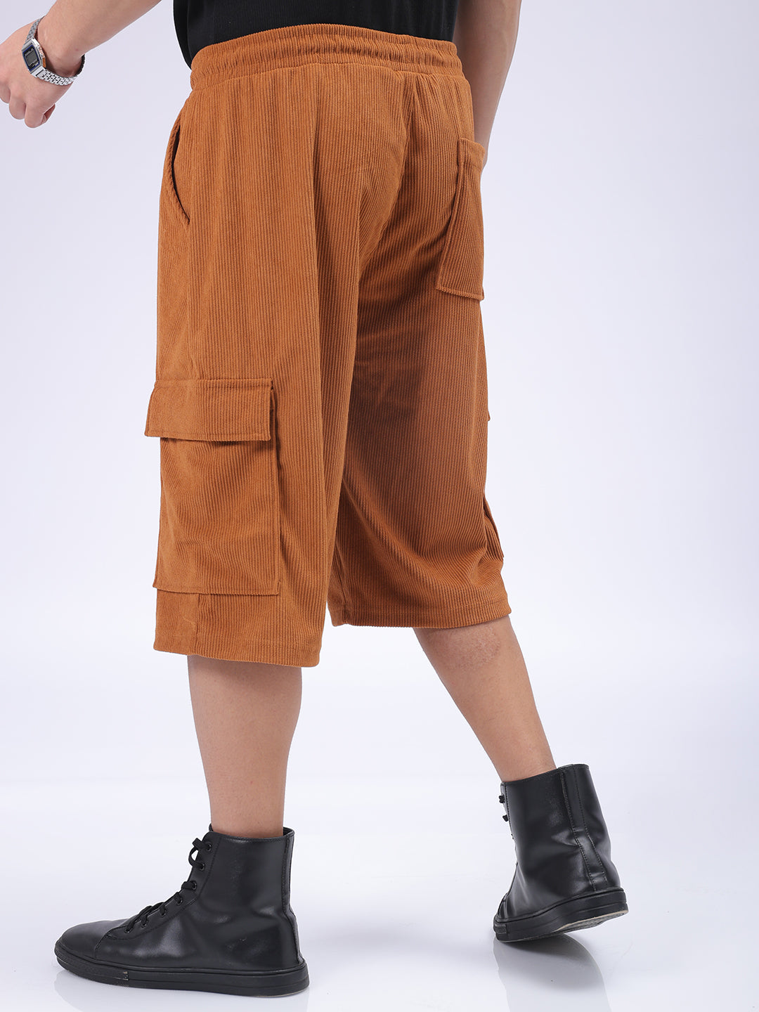 The Indian Garage Co Men's Brown Loose Textured Utility Cargo Shorts - view 4