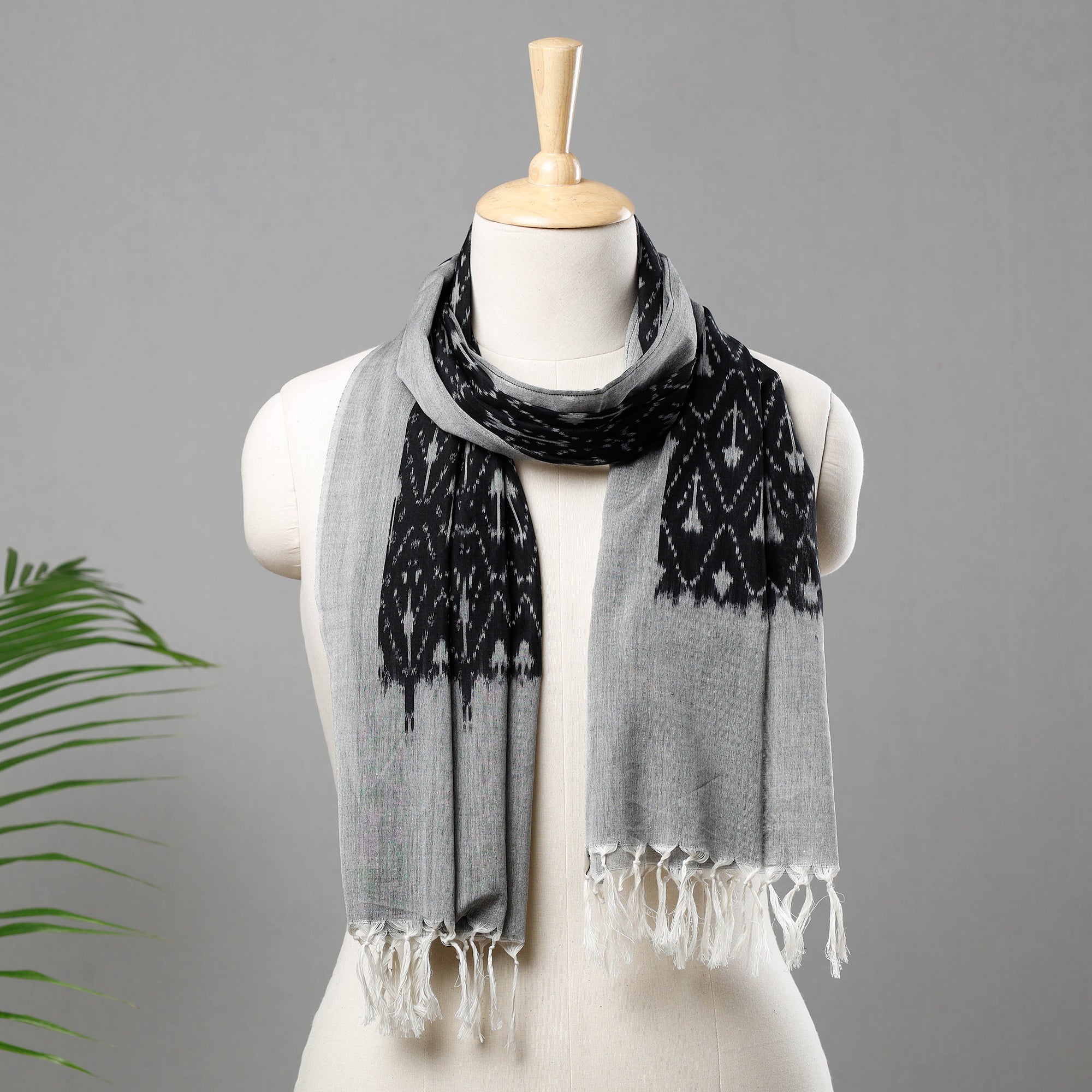 SOUTH KARGHA Black - Handloom Mercerized Cotton Pochampally Ikat Stole