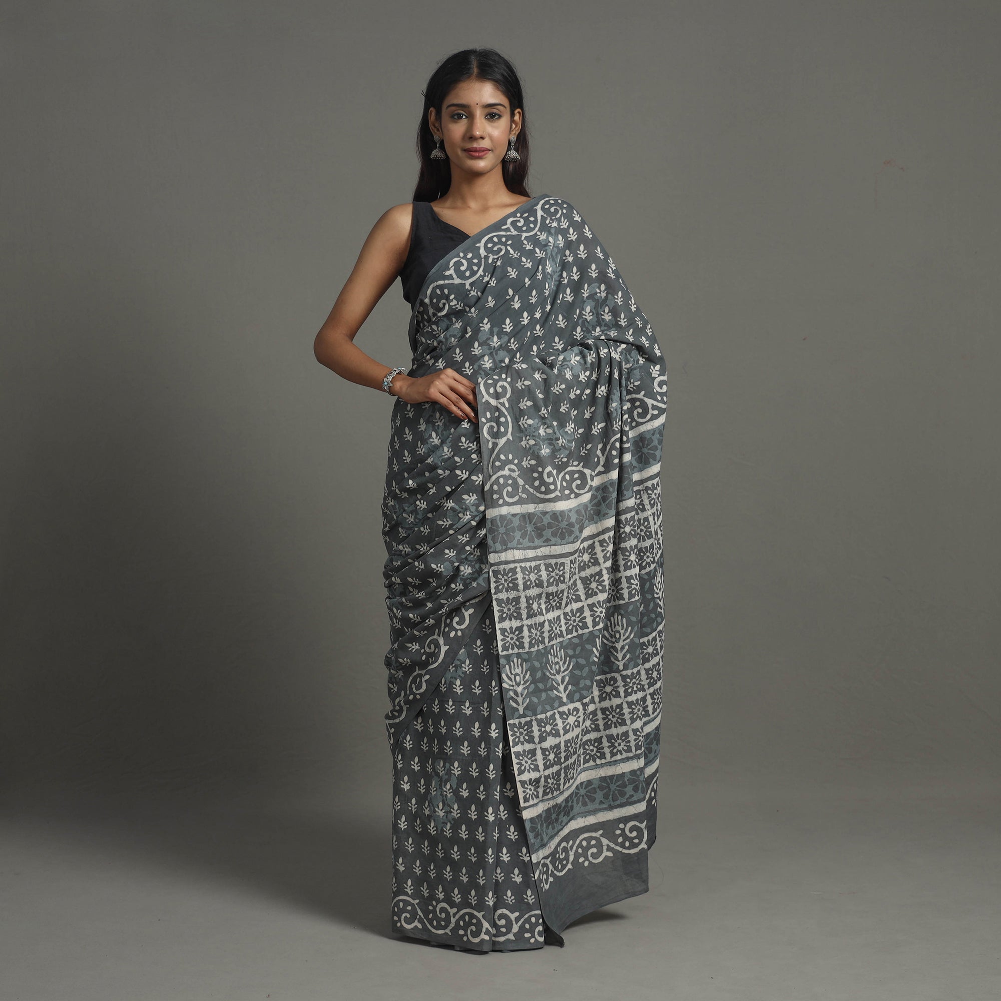 ITOKRI CRAFTS INITIATIVE Grey - Natural Dyed Cotton Bagru Print Saree 03