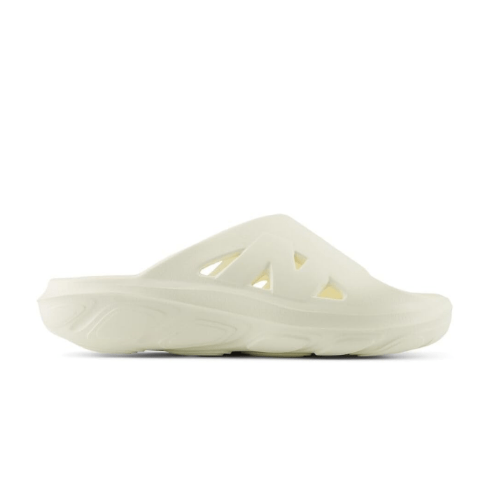 HYPE ELIXIR New Balance Fresh Foam RCVRY Slide Angora Parchment