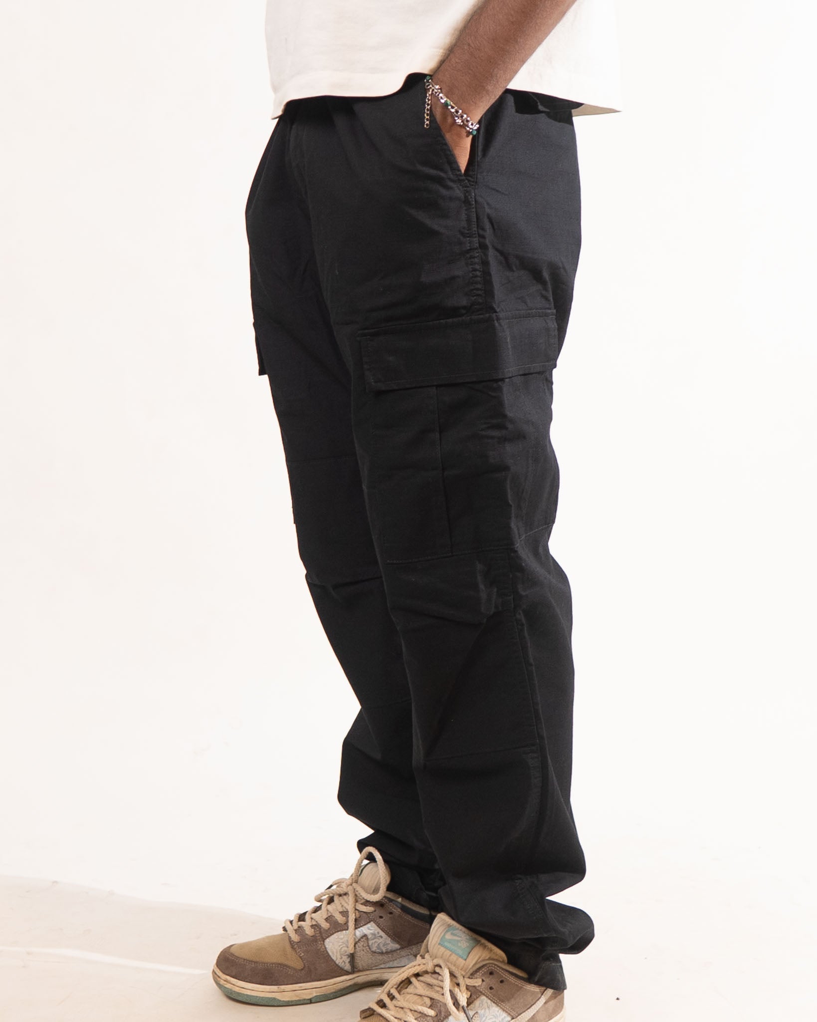 Carhartt Black cargo pants - view 2