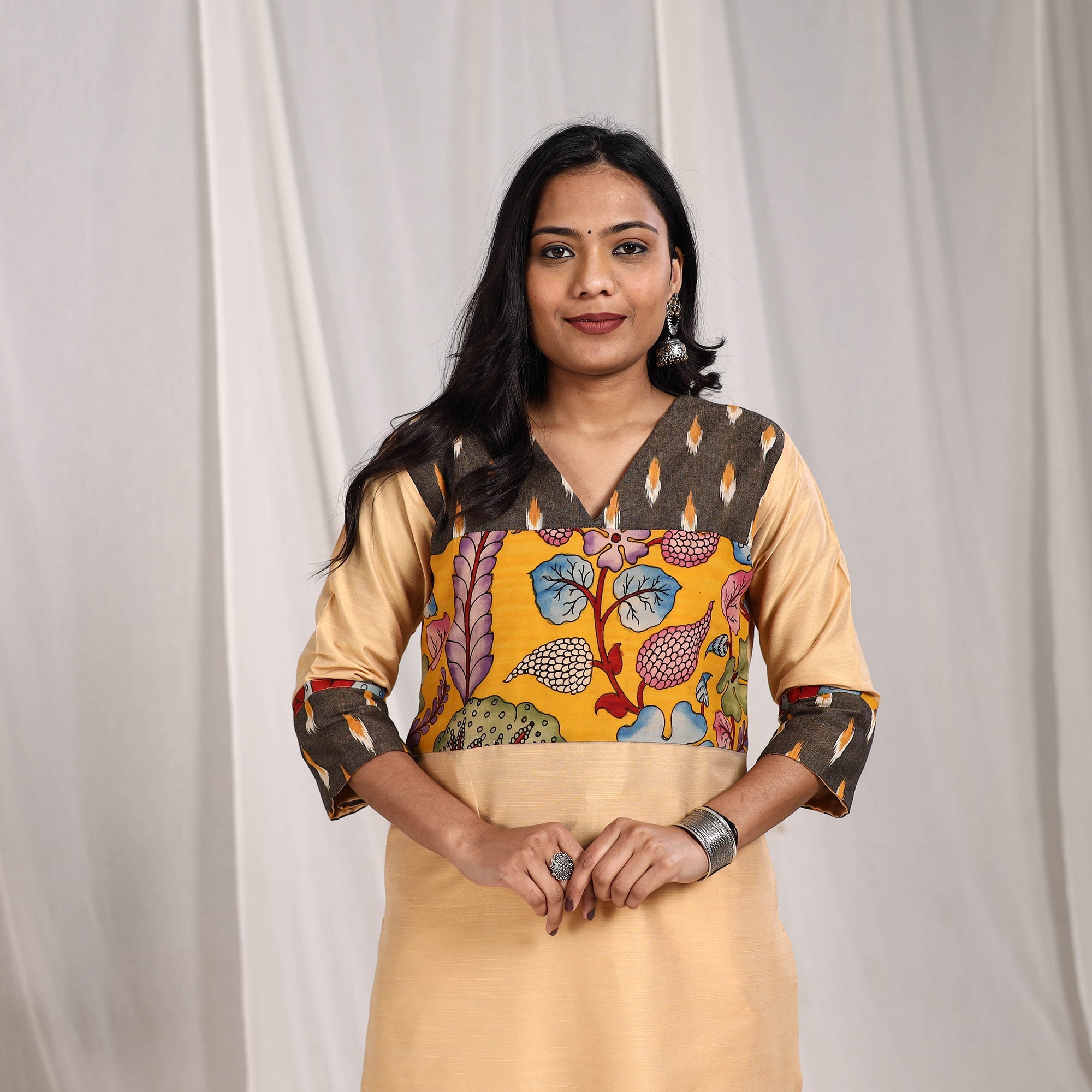 ITOKRI CASUALS Beige - Ruhi Slub Silk Straight Plain Kurta with Patchwork - view 5