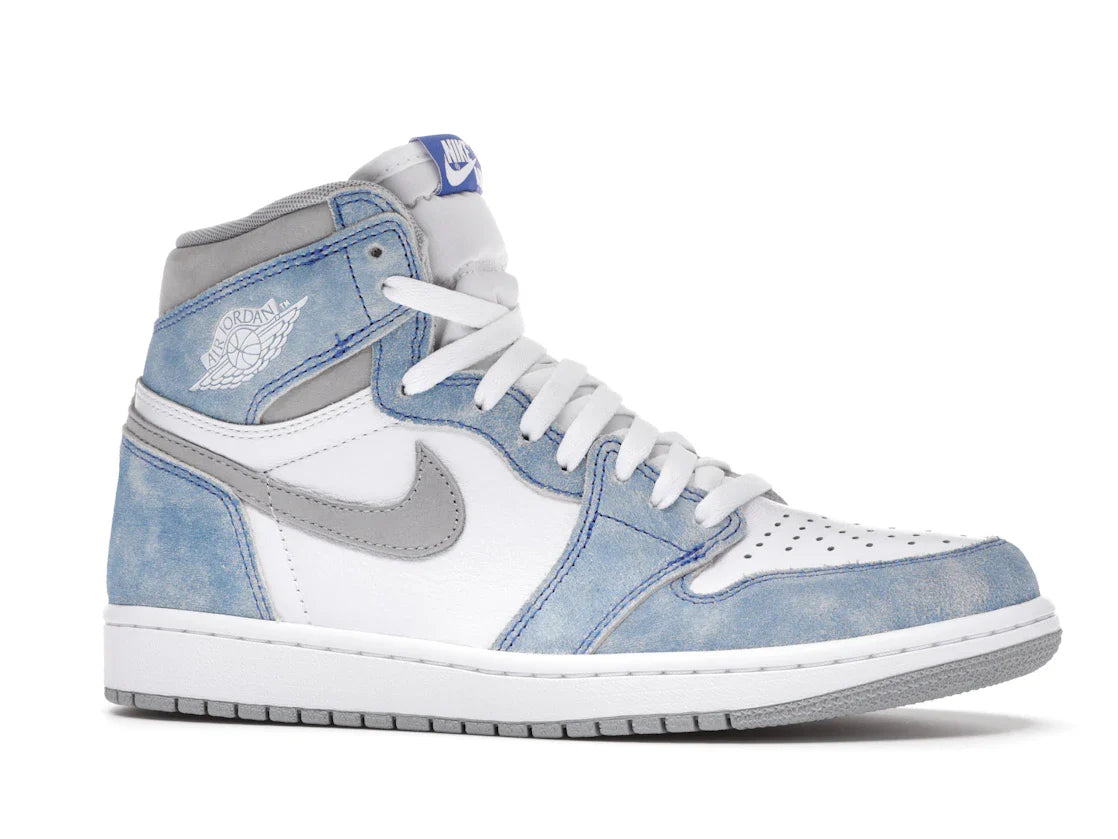 Nike Air Jordan 1 High 'Hyper Royal' – Blue - view 2