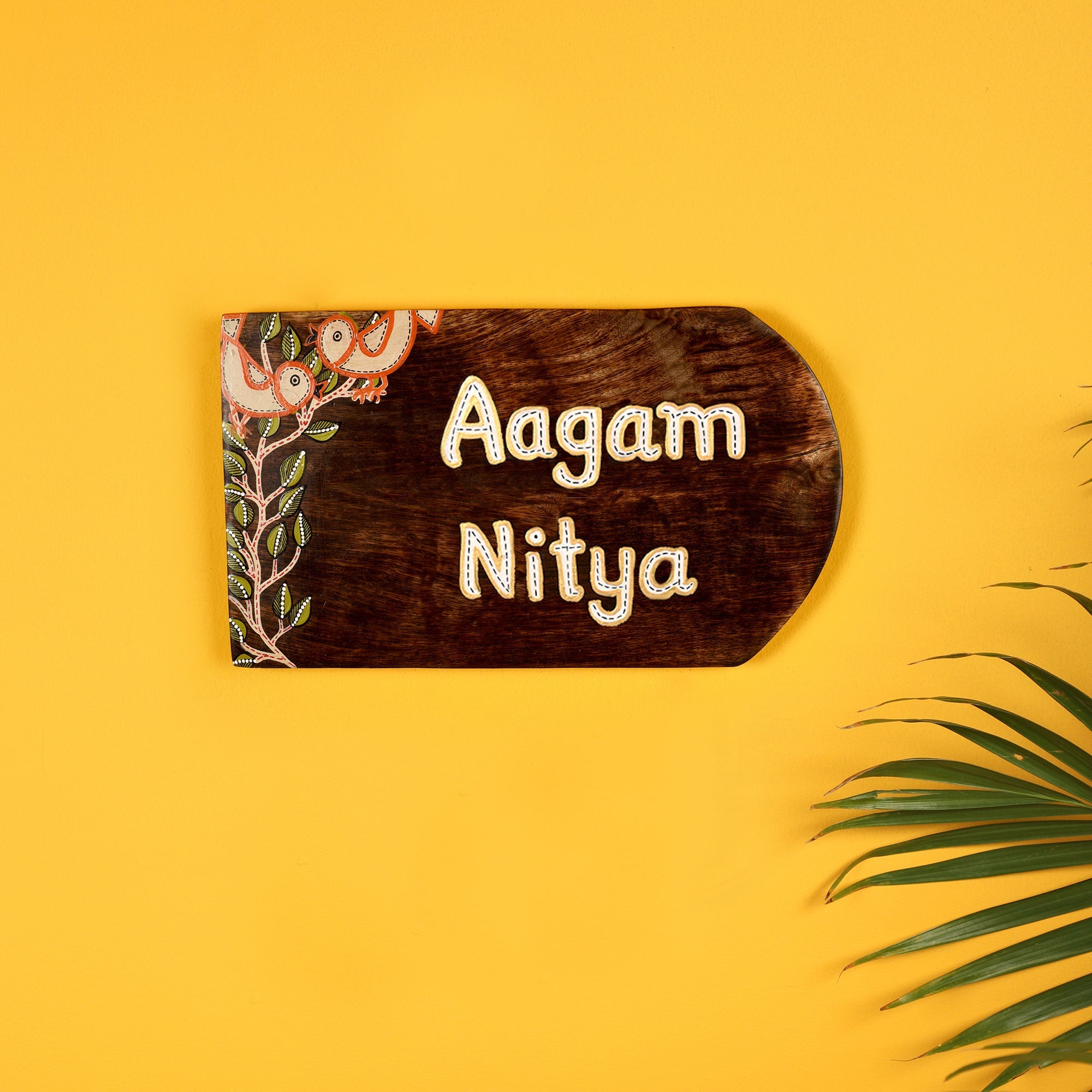 ART CREATIONS BY SUMAN SONTHALIA Birds of Love Curved Name Plate for Home (With Name)