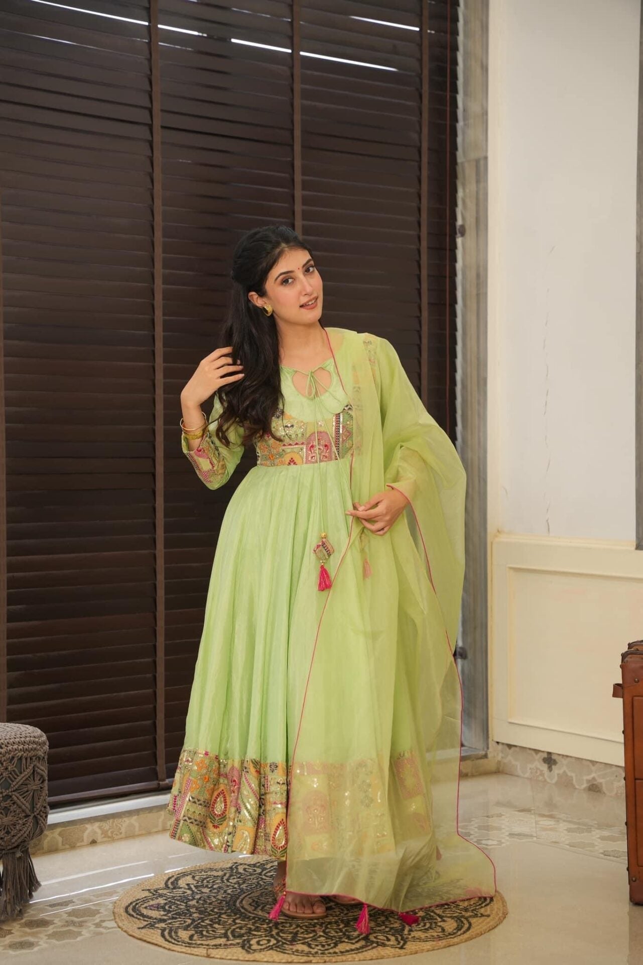 Idaho-o Nivedita silk suit set - view 4