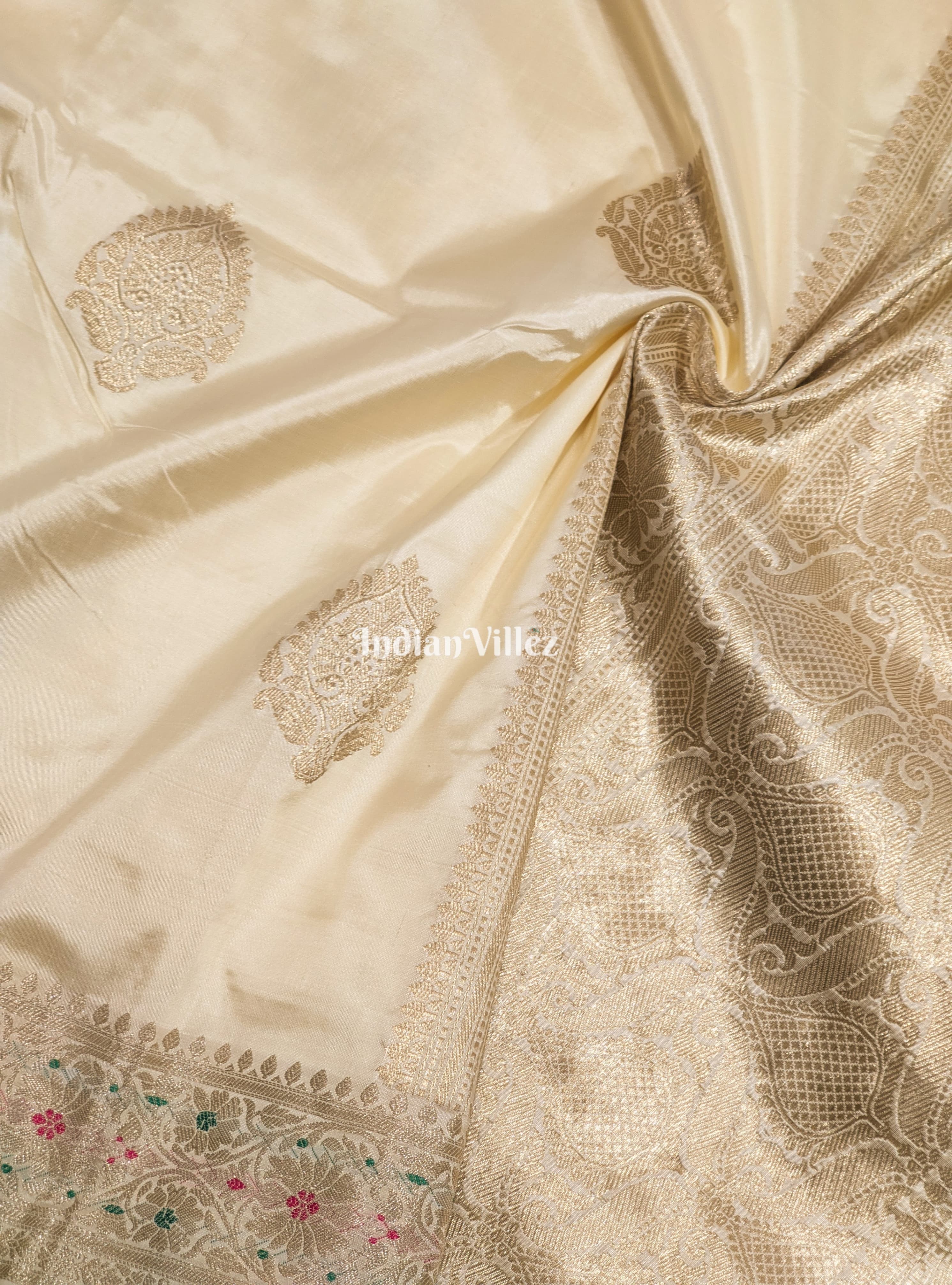 IndianVillèz Off-White Handwoven Banarasi Katan Silk Saree - view 3