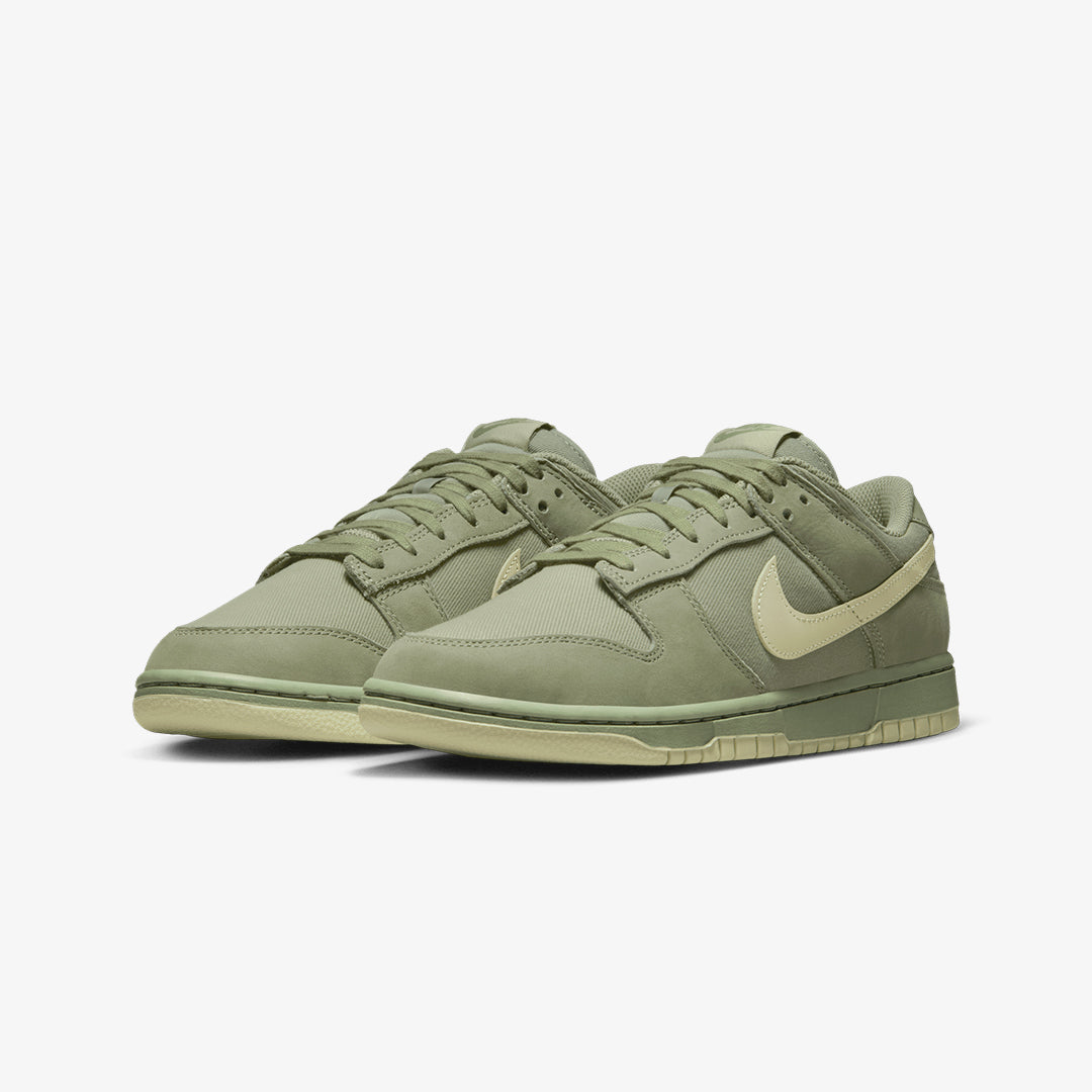 Nike | DUNK LOW RETRO PREMIUM { OIL GREEN/OLIVE AURA-PHANTOM