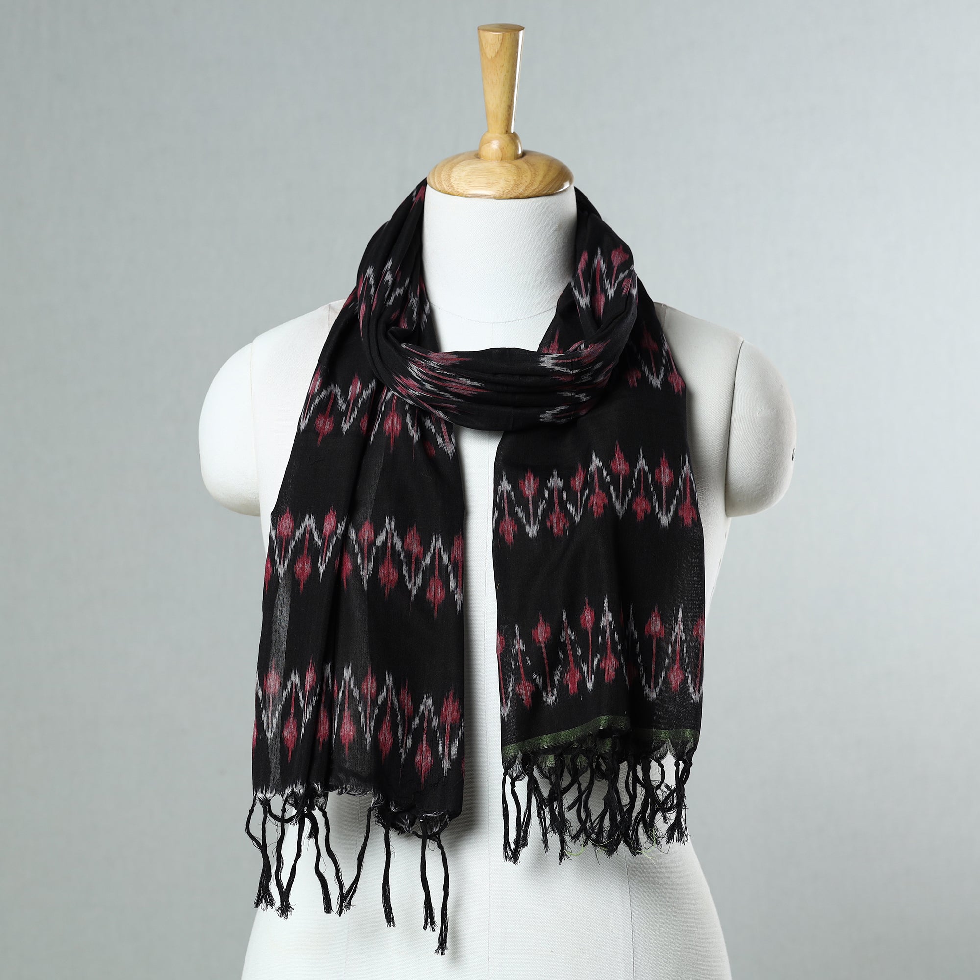 SOUTH KARGHA Black - Handloom Mercerized Cotton Pochampally Ikat Stole 31
