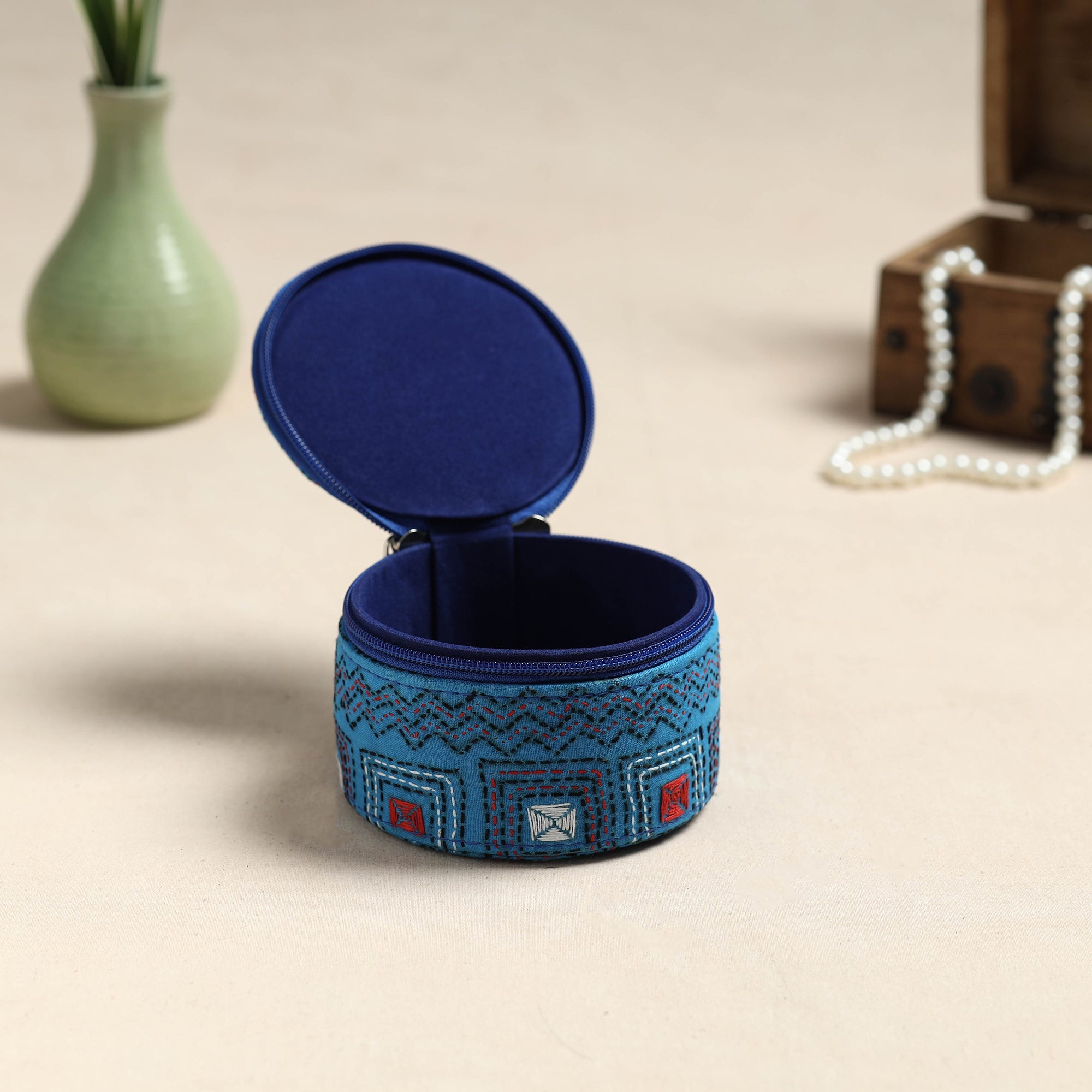 ASALKAAR Bengal Kantha Work Handcrafted Round Utility Box - view 2