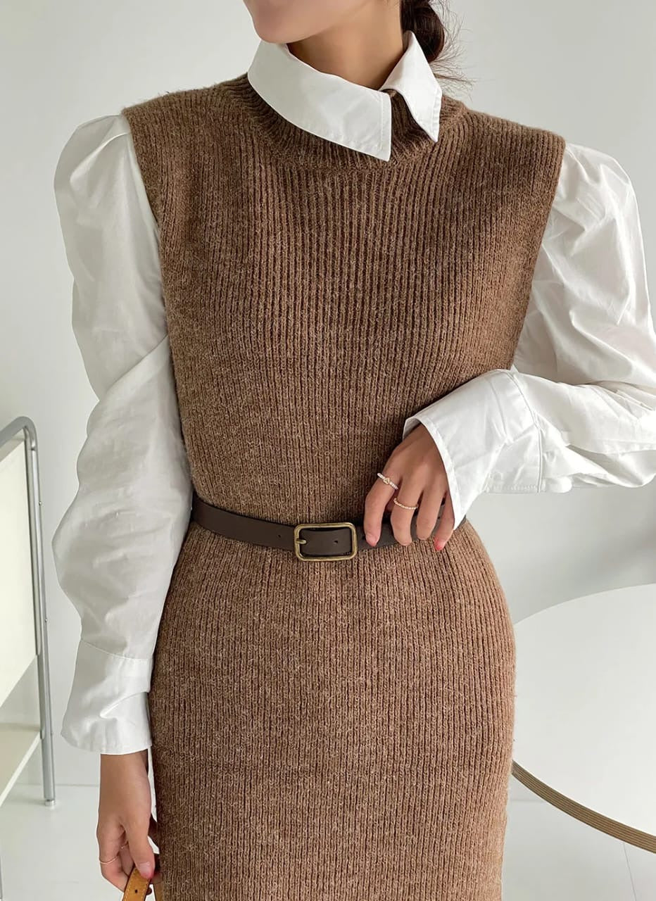 Alamode By Akanksha Rida Premium Winter Coord Set- Top with Dress and Belt - view 4
