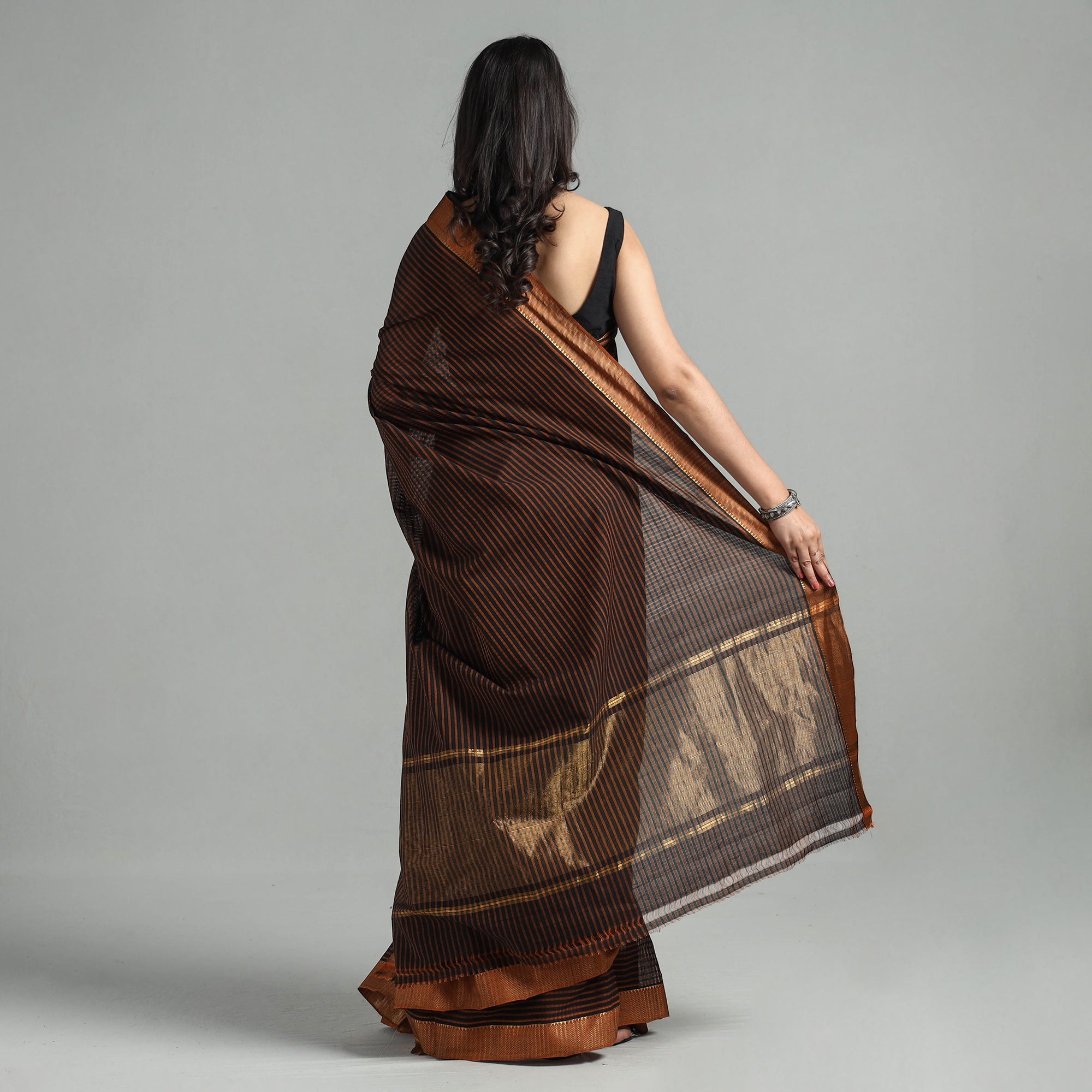 ITOKRI CRAFTS INITIATIVE Brown - Mangalagiri Stripe Cotton Handloom Saree with Ikat Blouse - view 6