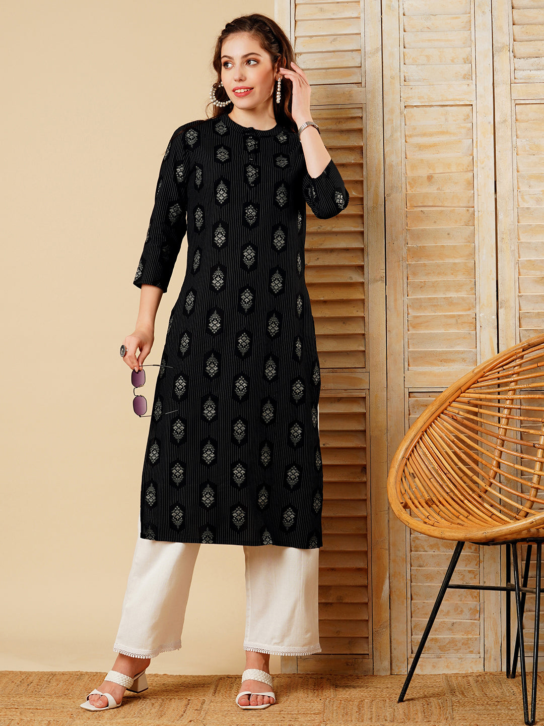 Fashor Floral Foil Printed Straight Fit Kurta - Black - view 5