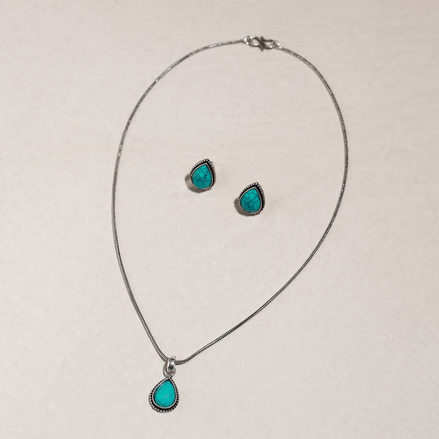 WHITE RIVER STORIES Antique Silver Finish Oxidised Brass Base Stone Work Necklace Set - view 2