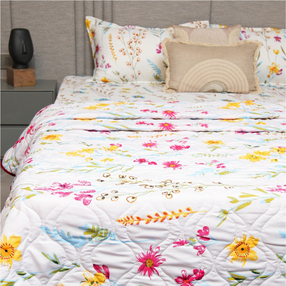 Urban Space -Home Furnishing Store Microfiber 120 GSM All Season AC Blanket / Dohar for bedroom - France - Pink - view 2