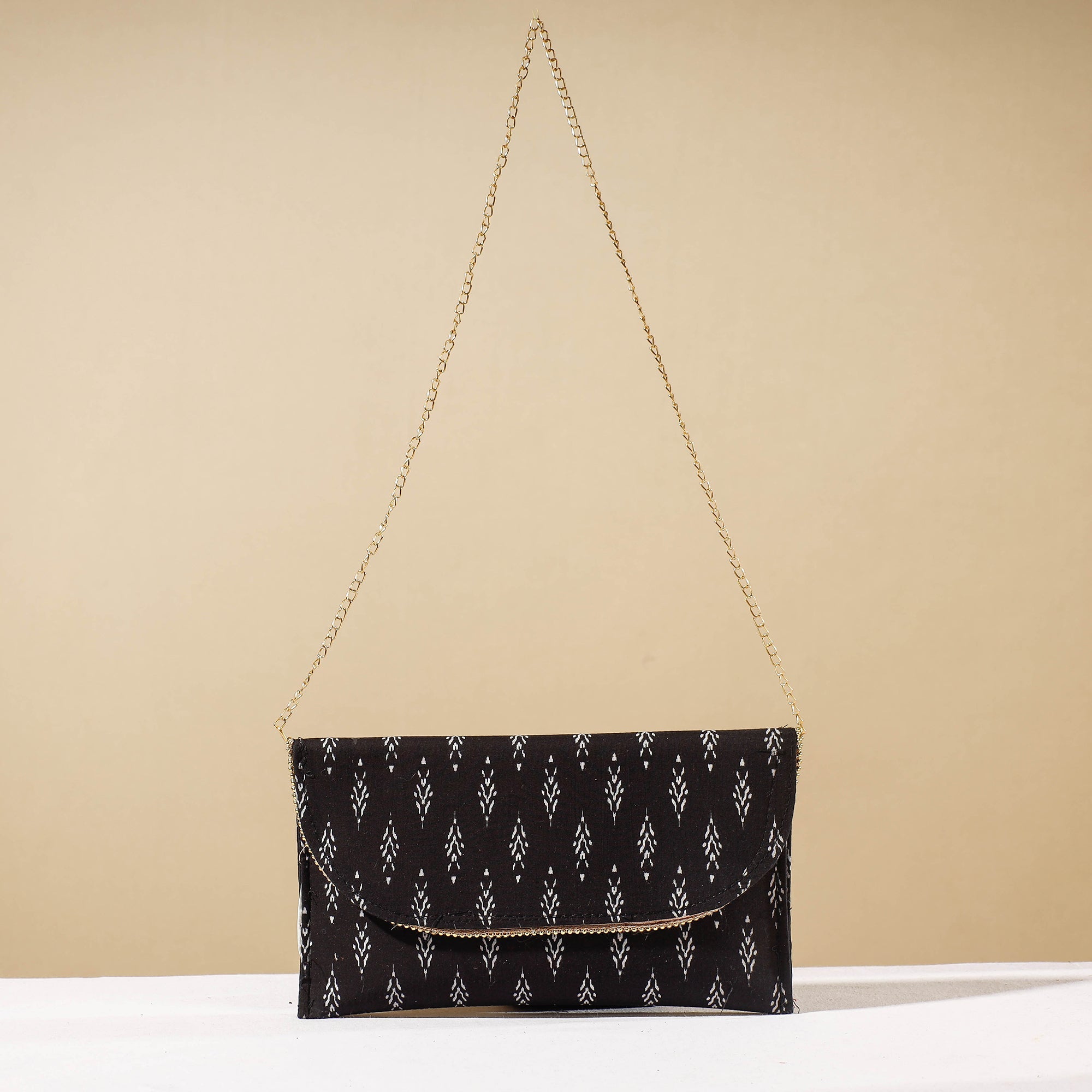 SHADES OF MARUDHARA Black - Marudhara Printed Sling Clutch Wallet