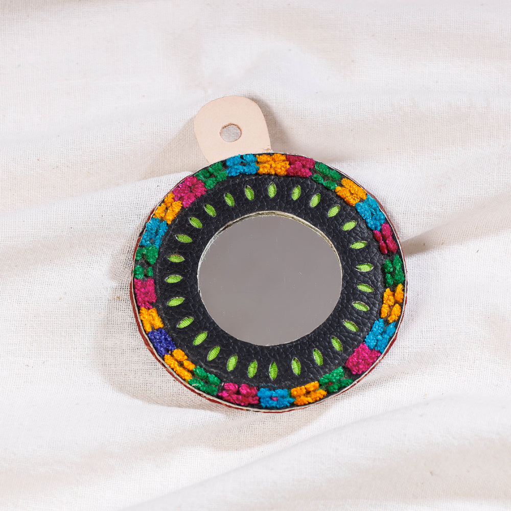 ANCHAL BIJLANI PATHUBHAI Black - Handcrafted Kutch Hand Mirror (small)