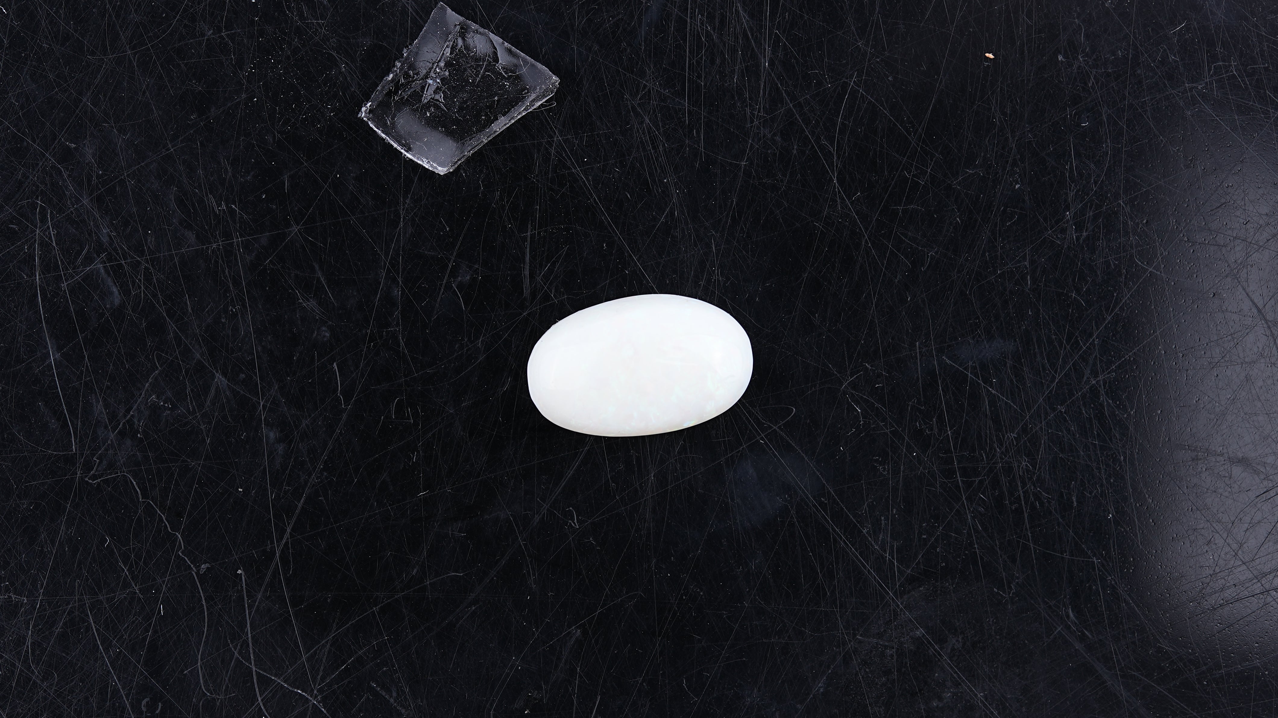 Gemsmantra Opal with Fire - 3.08 carats(3.39 ratti) - view 2